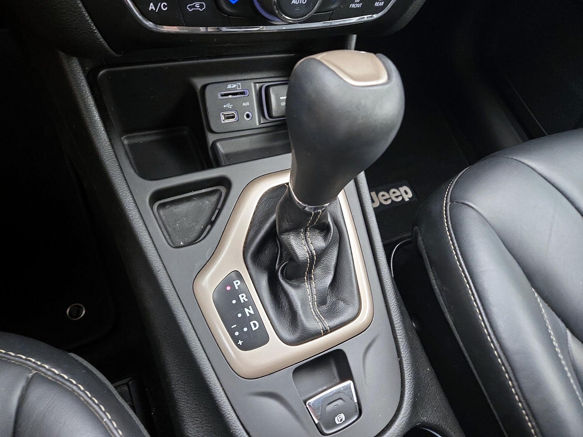 Thumbnail: 2015 Jeep Cherokee - 17