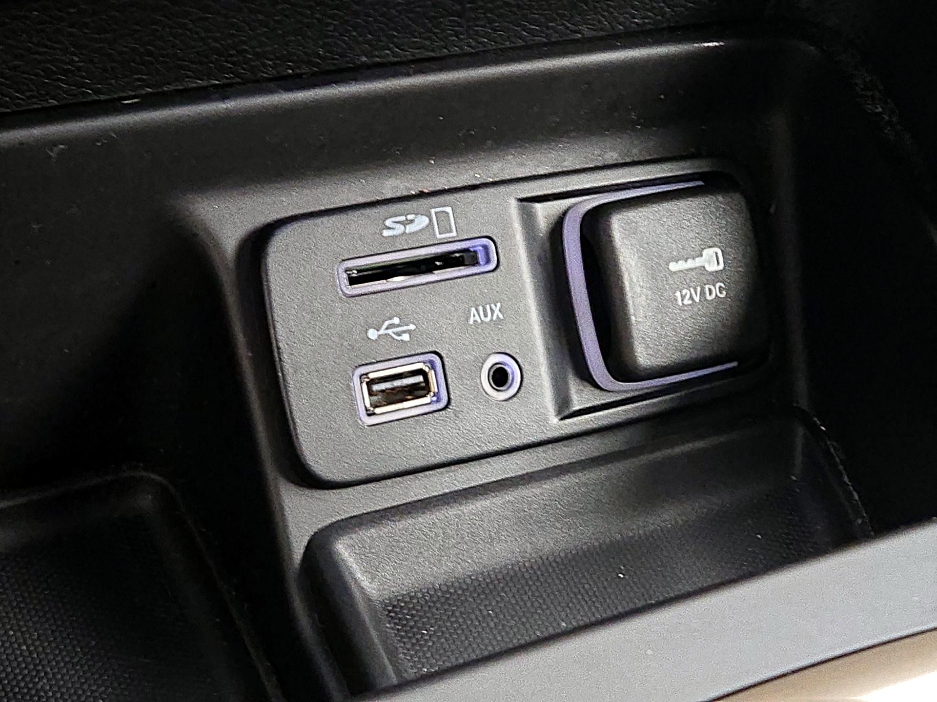 Thumbnail: 2015 Jeep Cherokee - 18