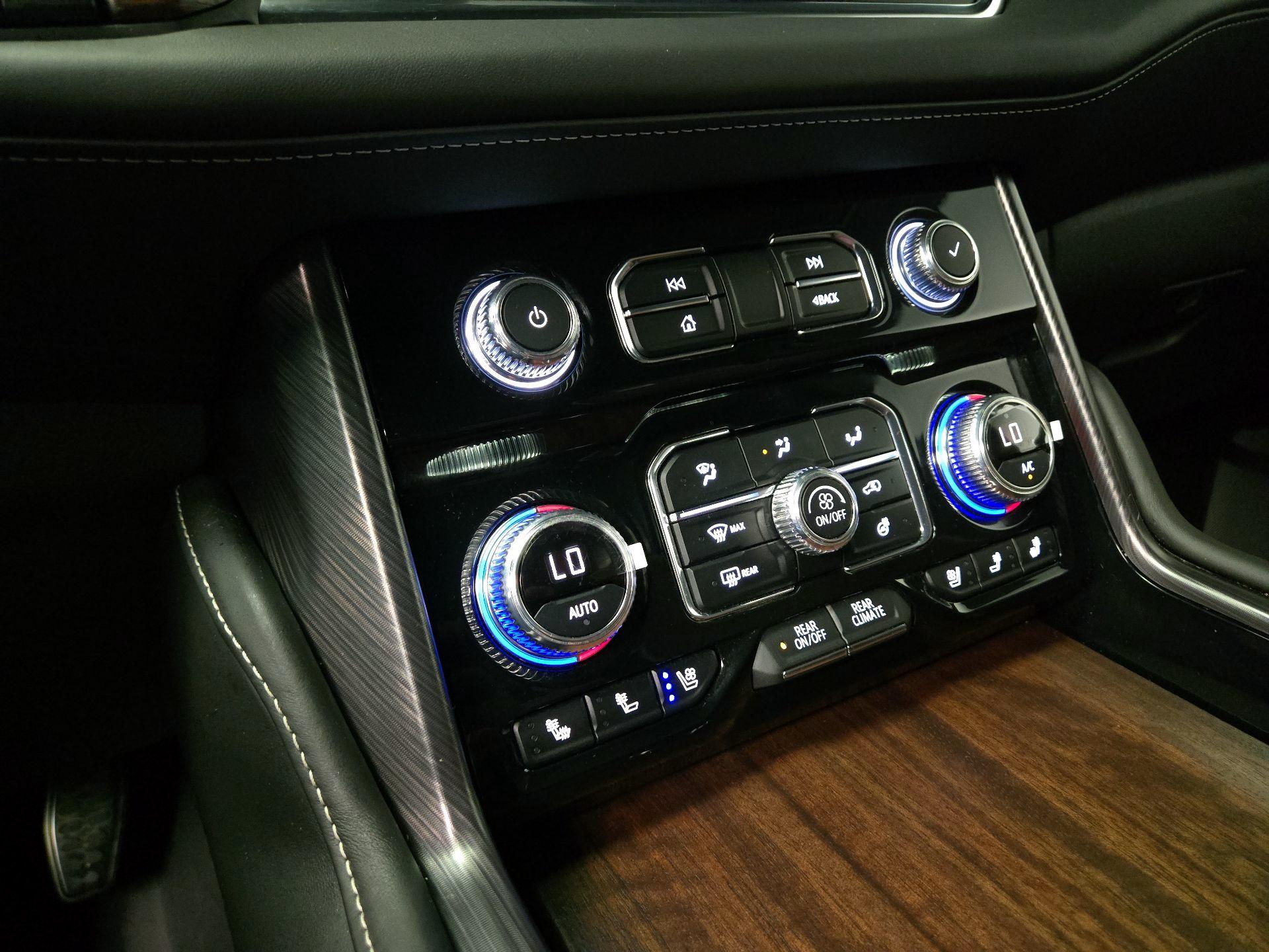 Thumbnail: 2024 GMC Yukon XL - 17