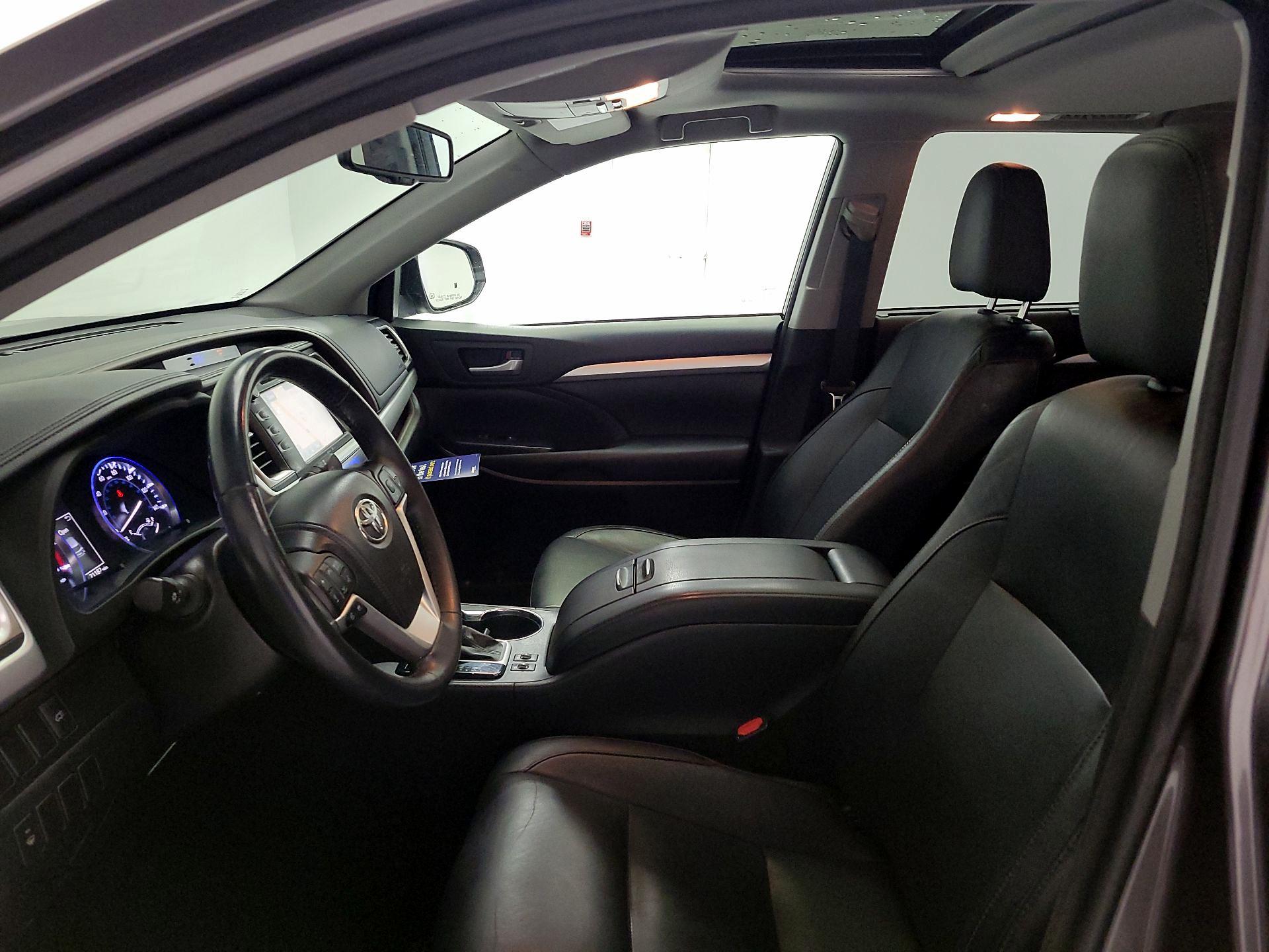 Thumbnail: 2014 Toyota Highlander - 11