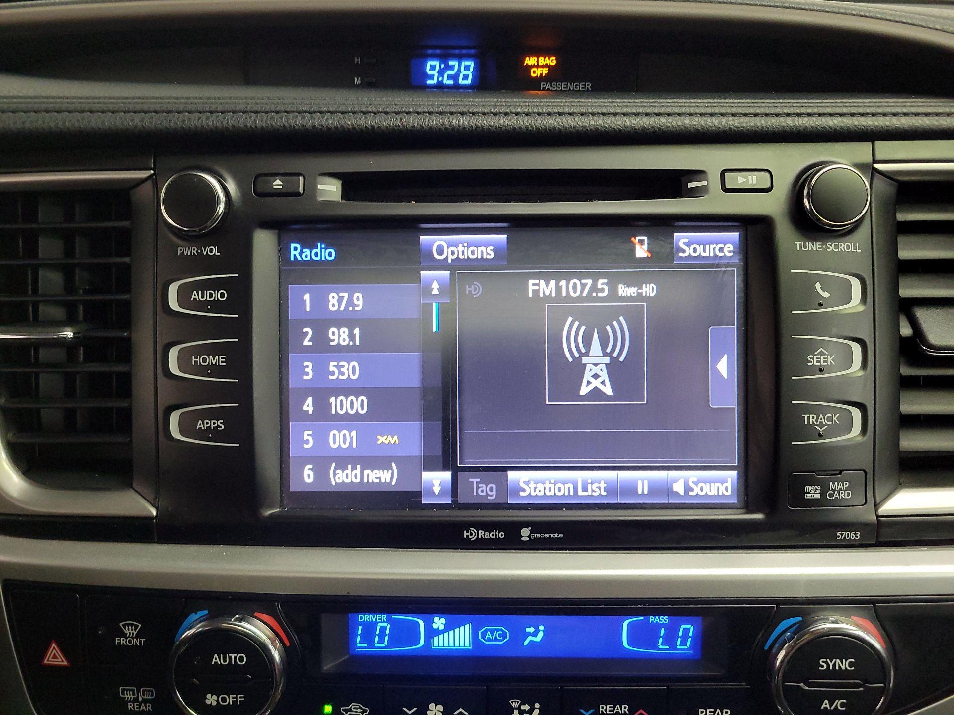 Thumbnail: 2014 Toyota Highlander - 16