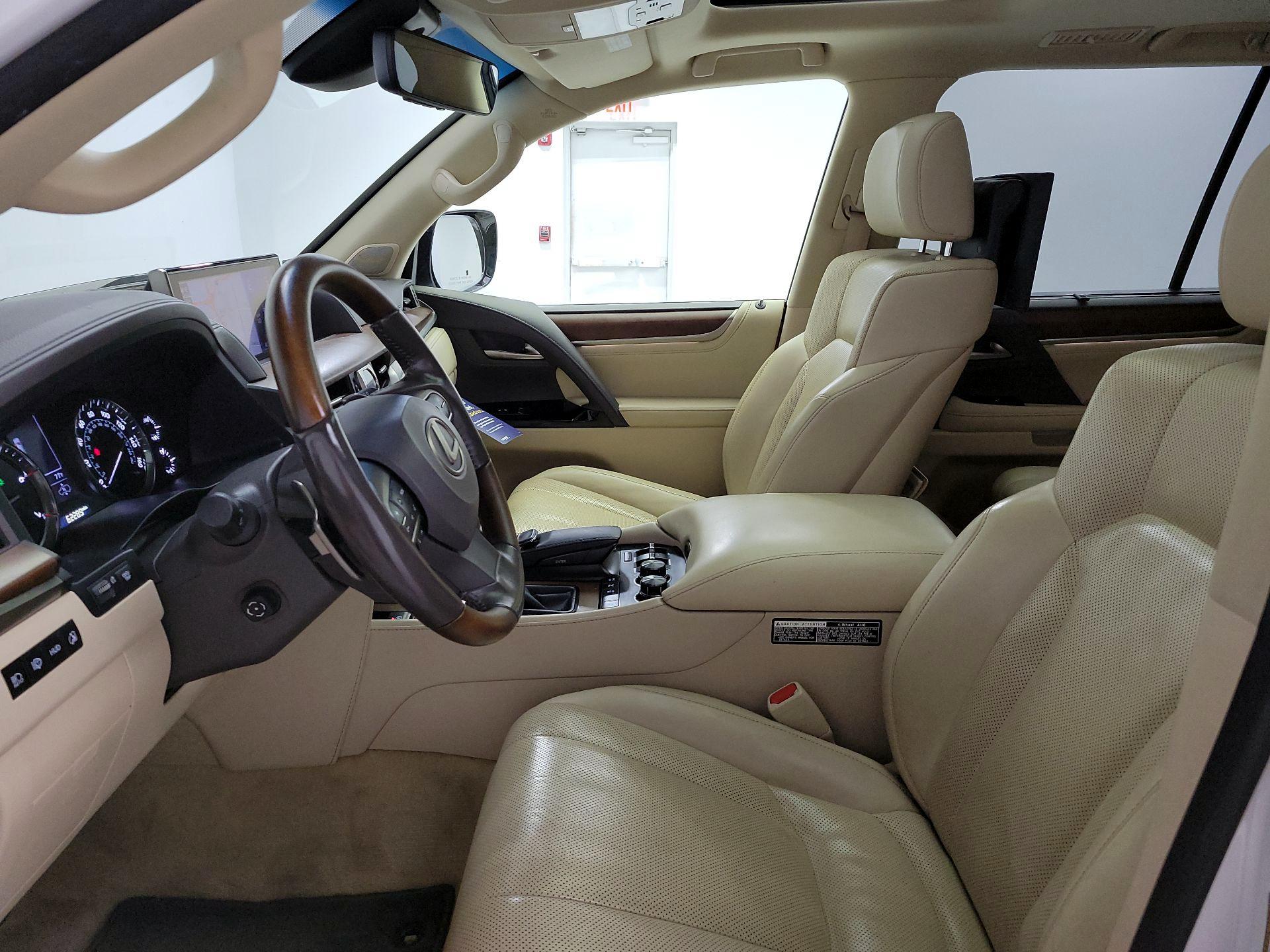 Thumbnail: 2018 Lexus LX - 11