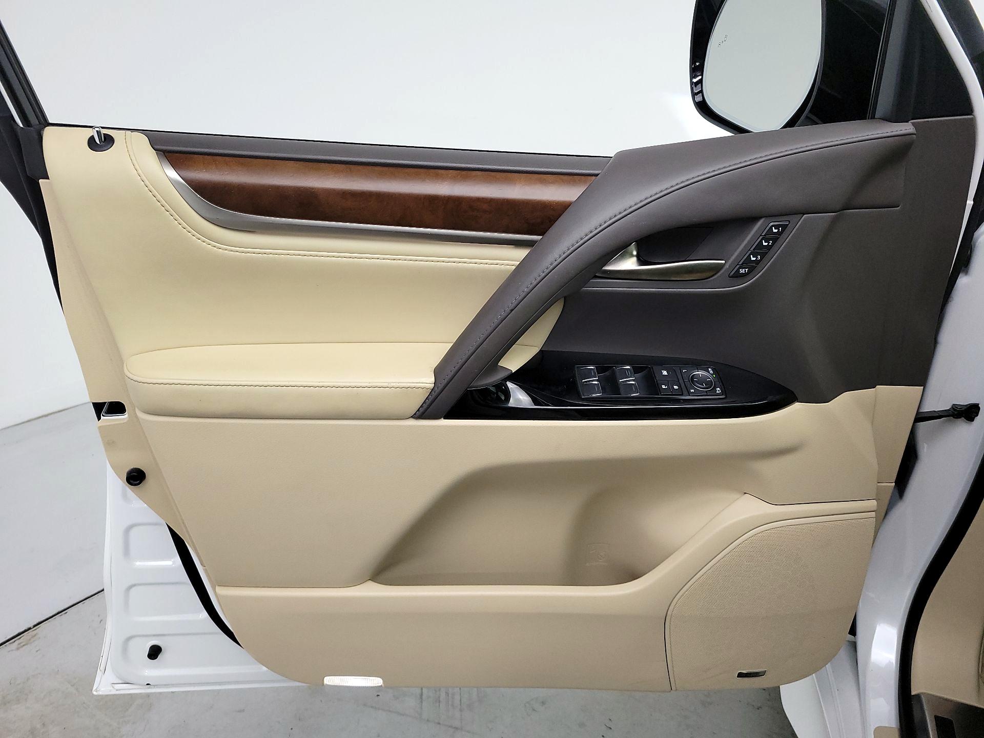 Thumbnail: 2018 Lexus LX - 12