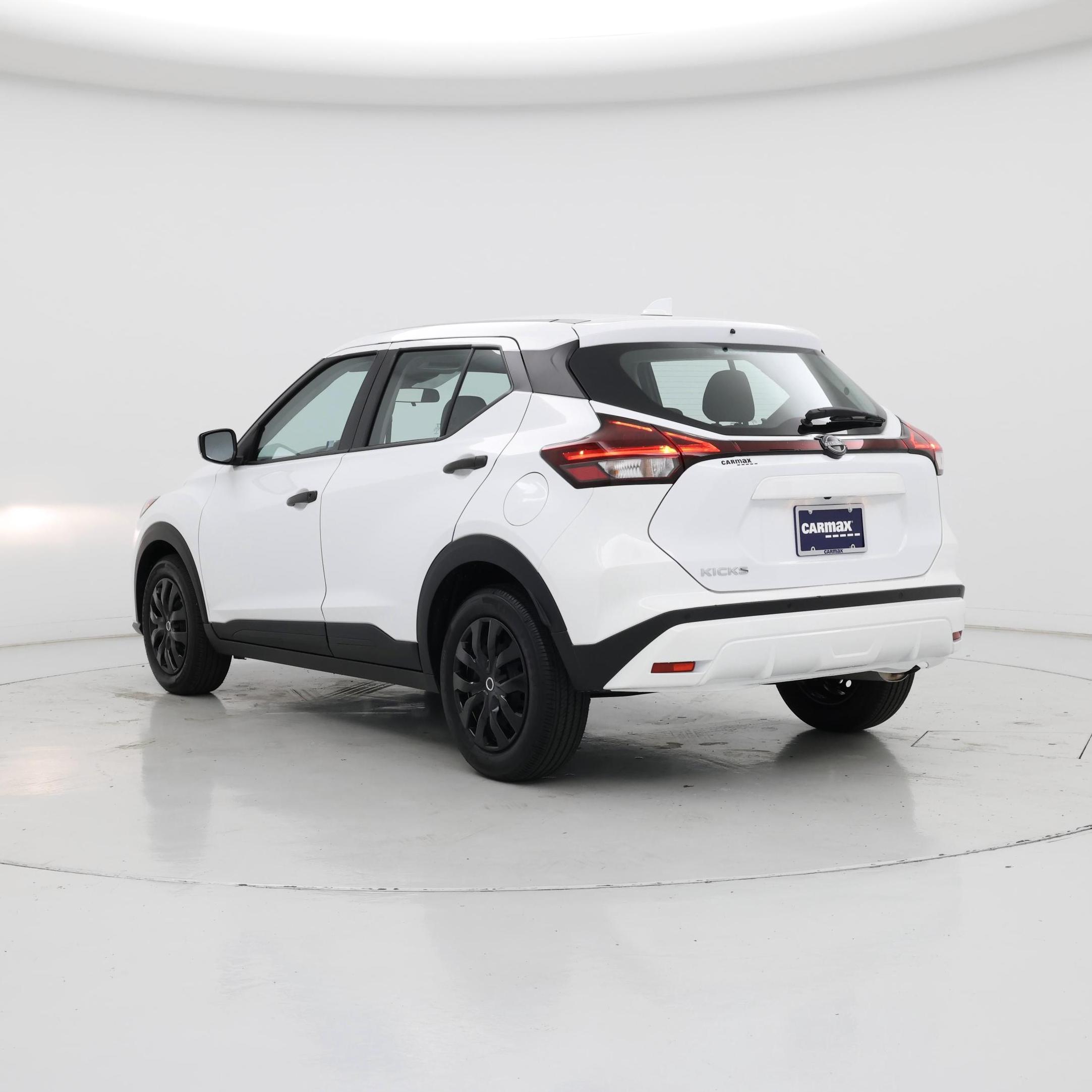 Thumbnail: 2025 Nissan Kicks - 2