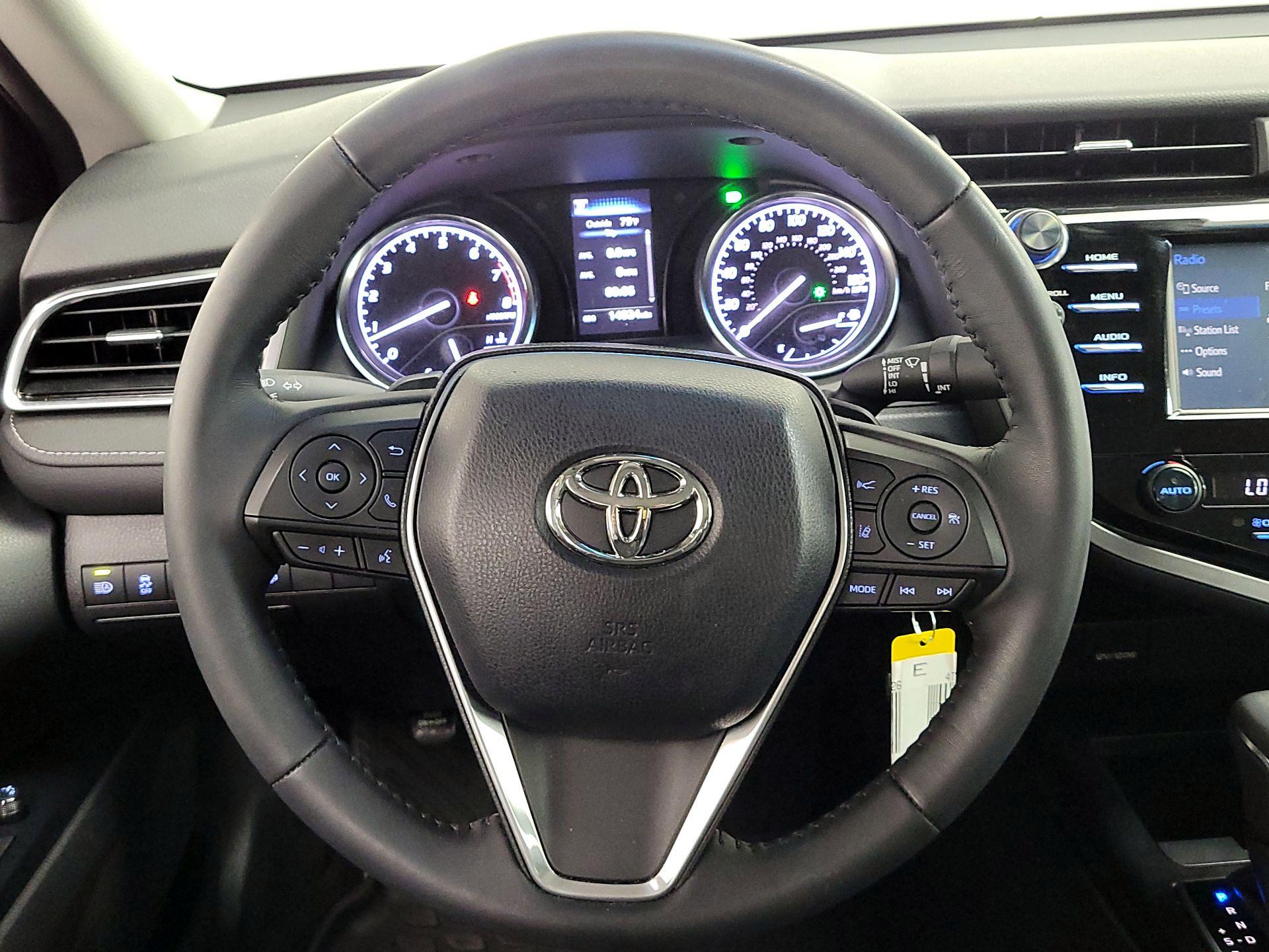 Thumbnail: 2018 Toyota Camry - 10