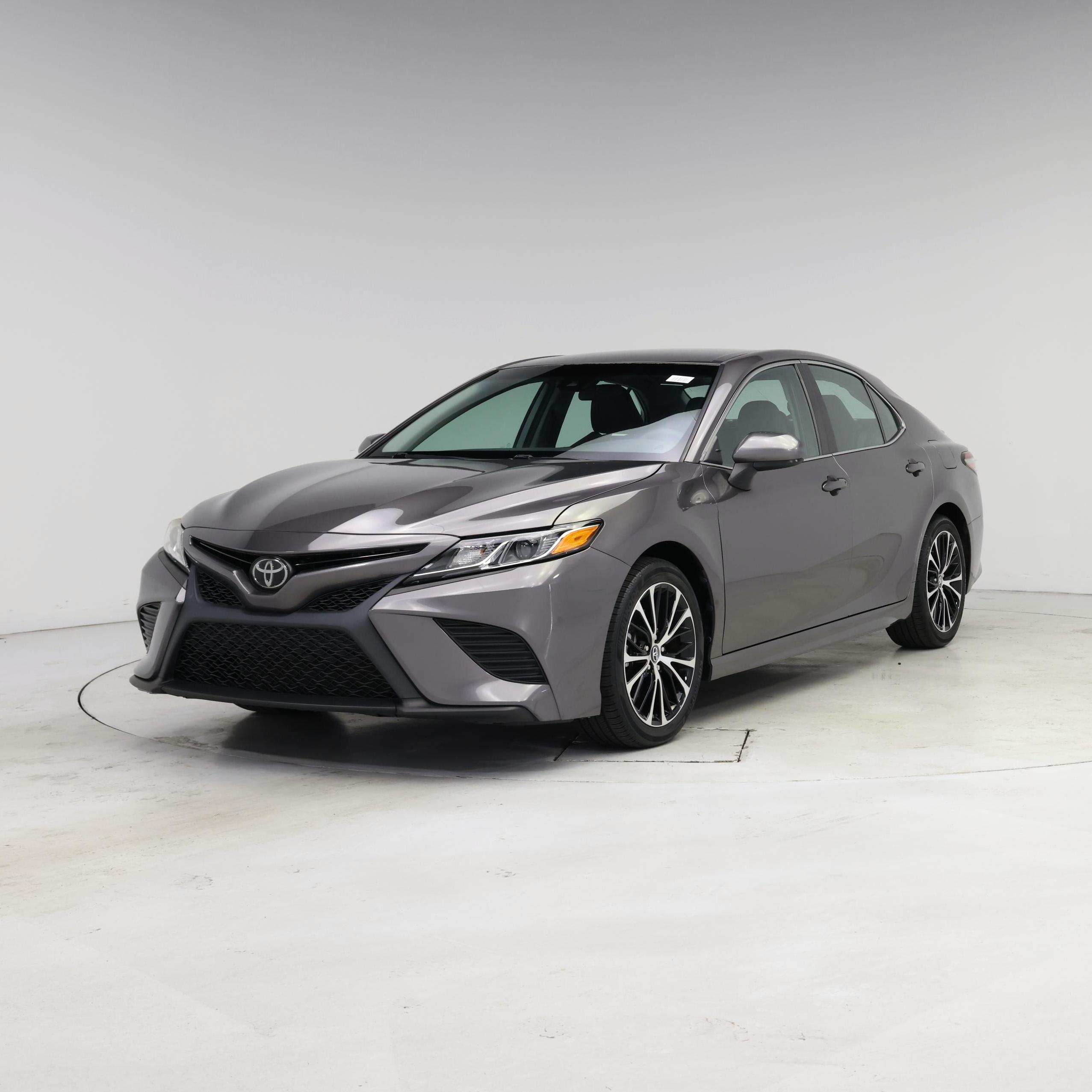 Thumbnail: 2018 Toyota Camry - 4