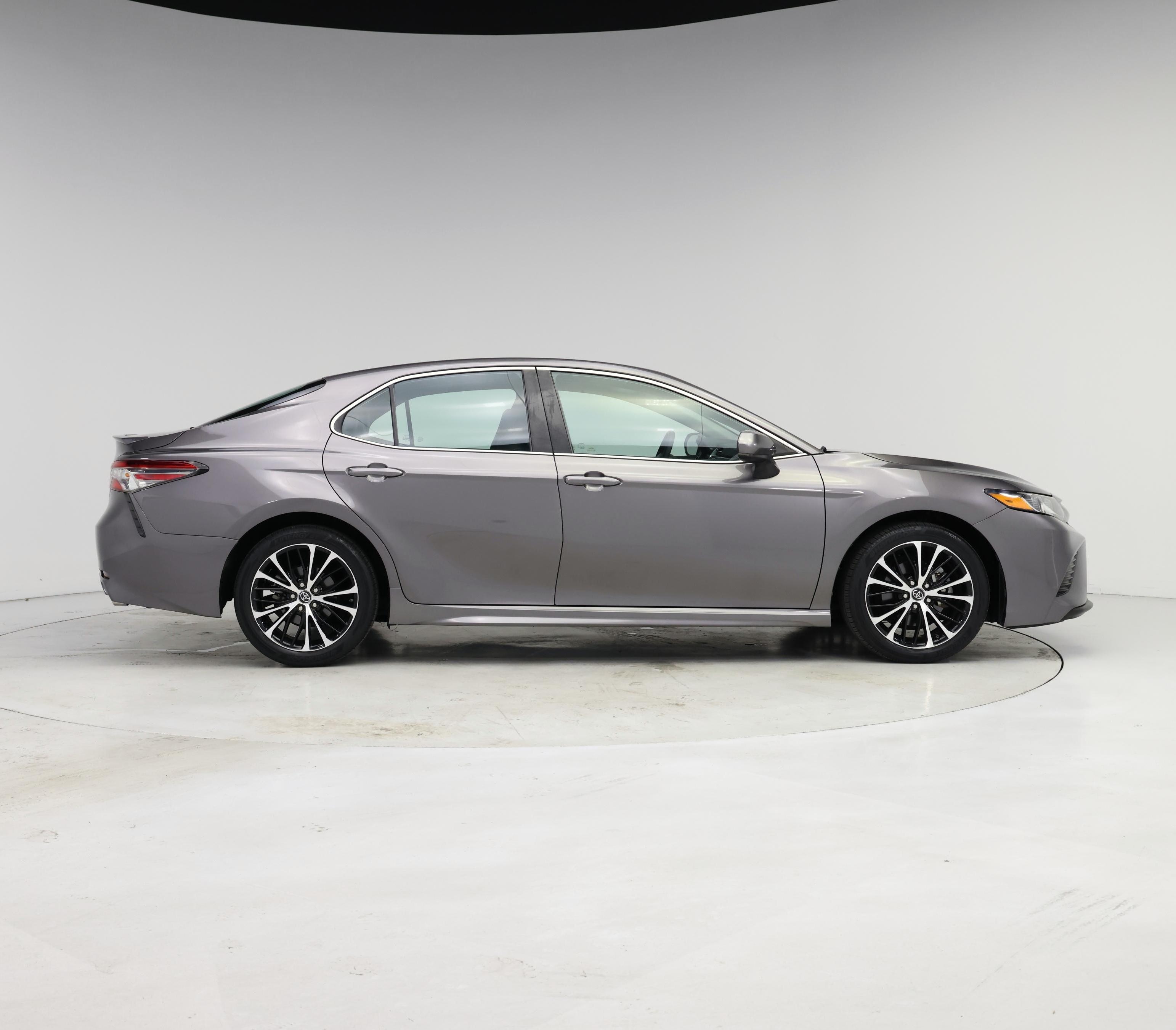 Thumbnail: 2018 Toyota Camry - 7