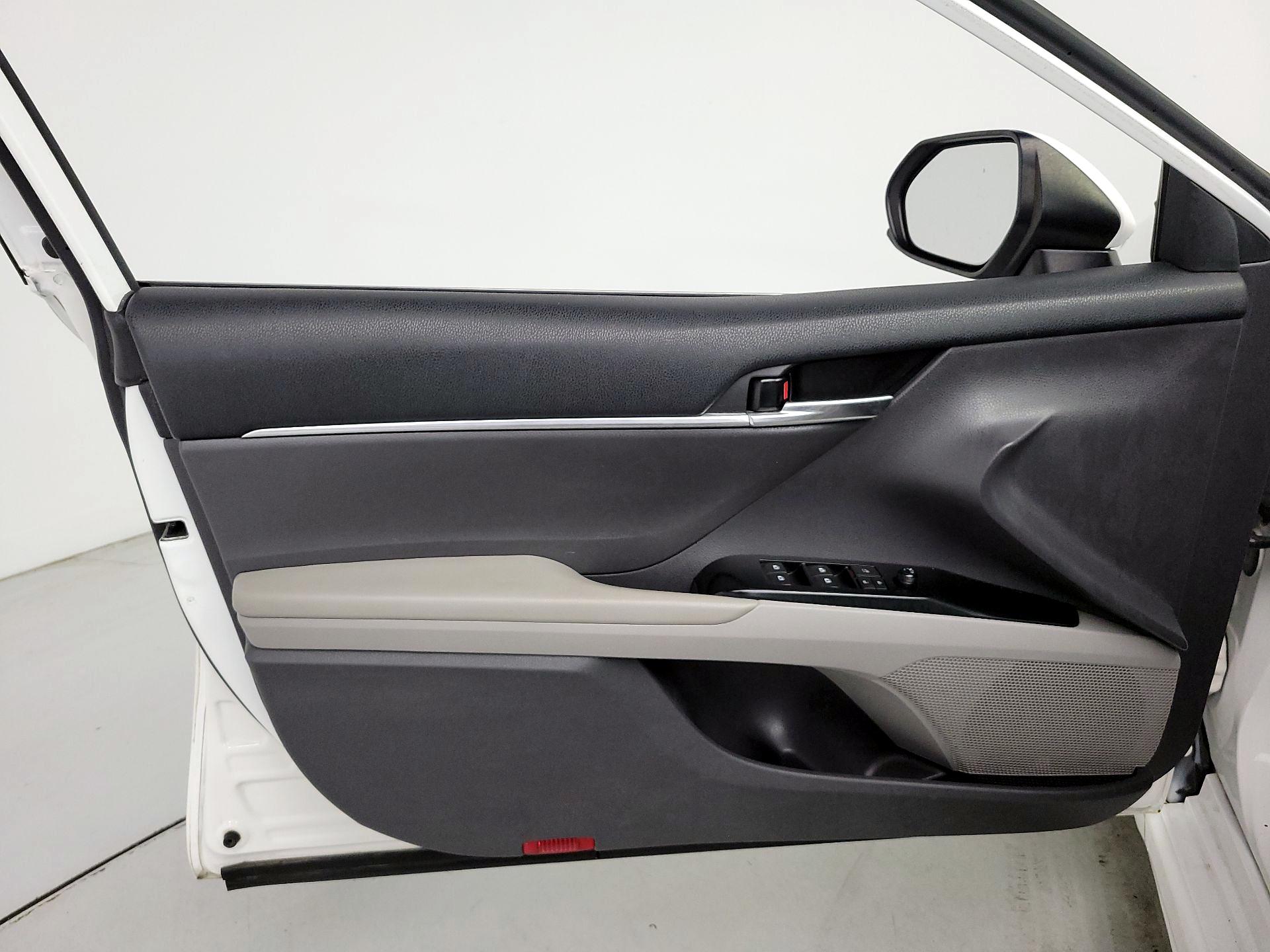 Thumbnail: 2020 Toyota Camry - 12