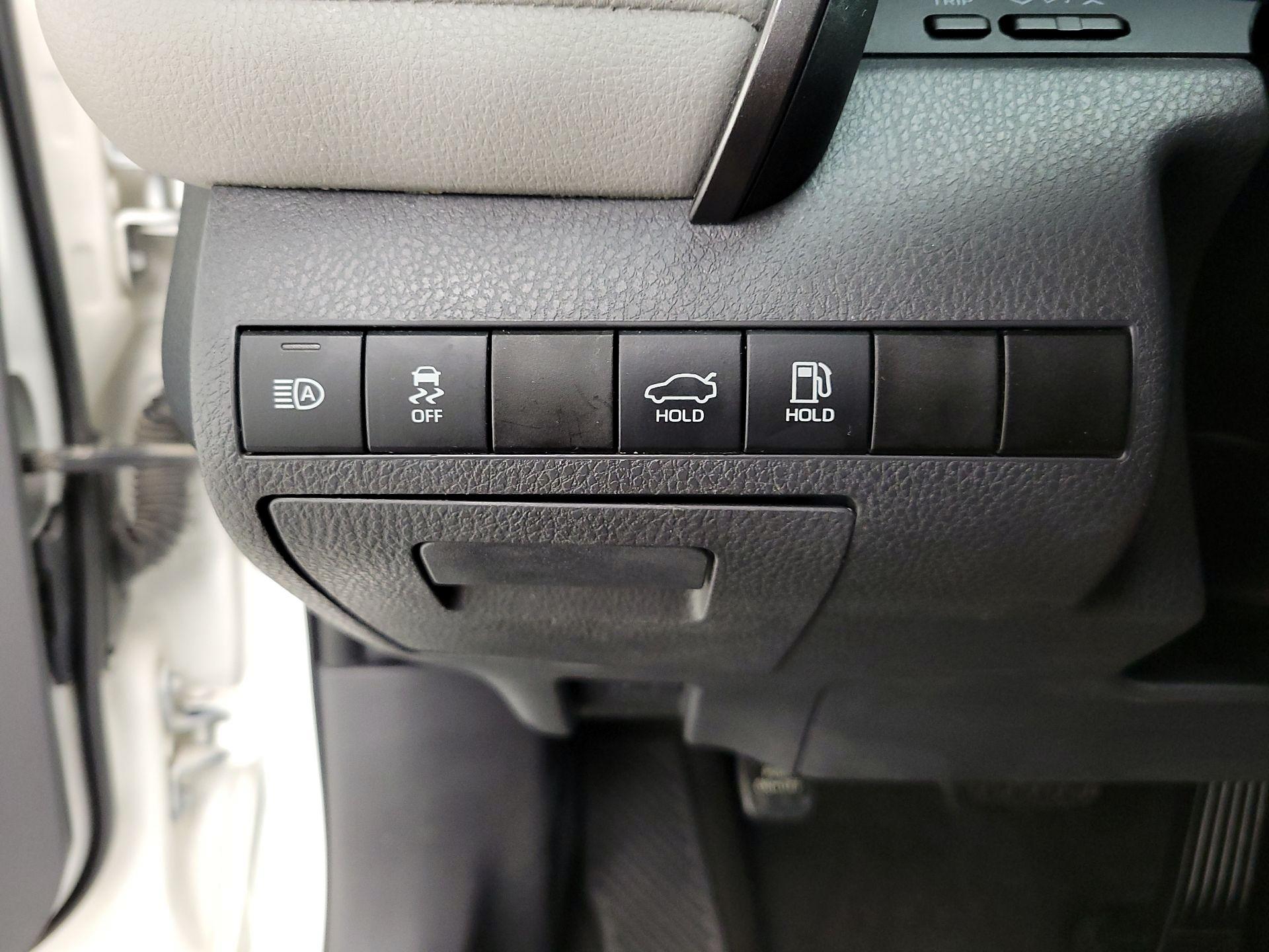 Thumbnail: 2020 Toyota Camry - 13