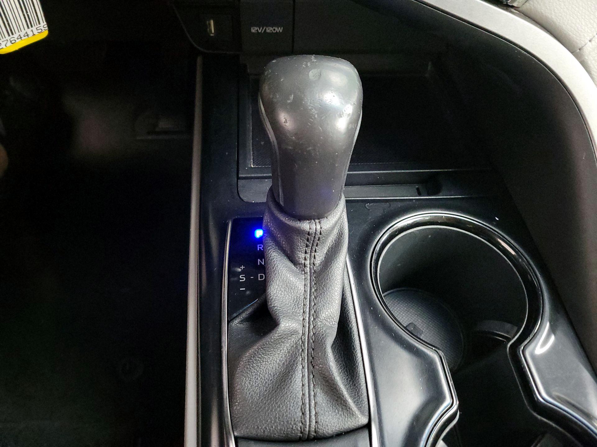 Thumbnail: 2020 Toyota Camry - 17