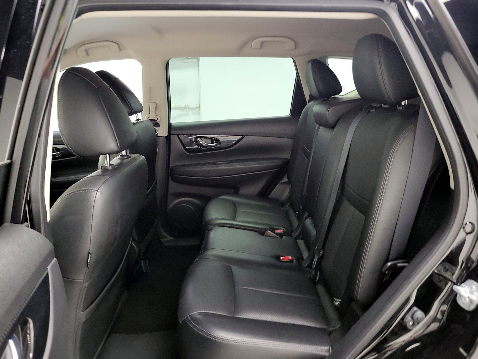 Thumbnail: 2017 Nissan Rogue - 20
