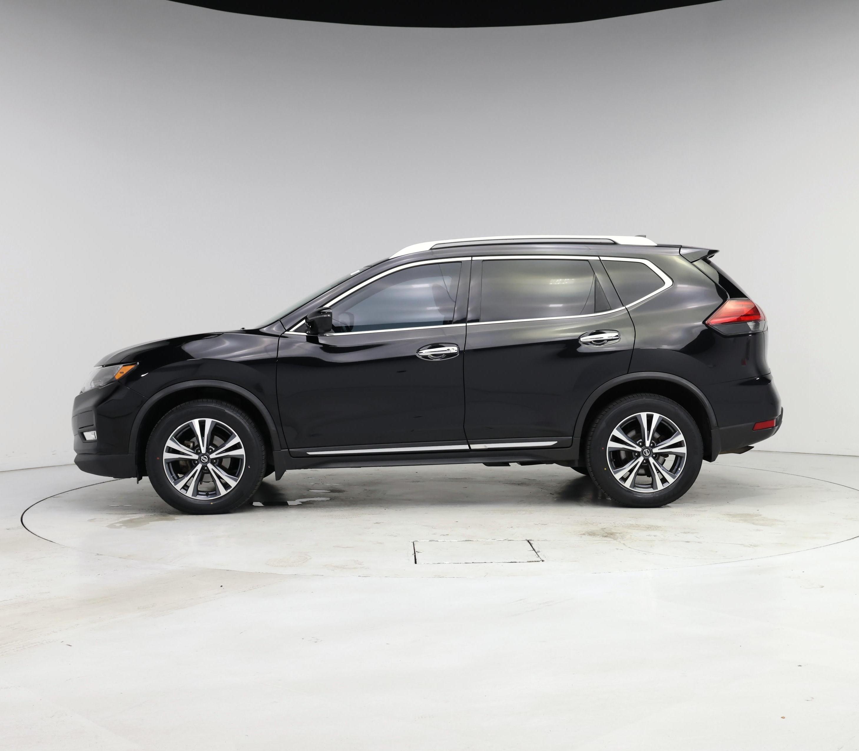Thumbnail: 2017 Nissan Rogue - 3