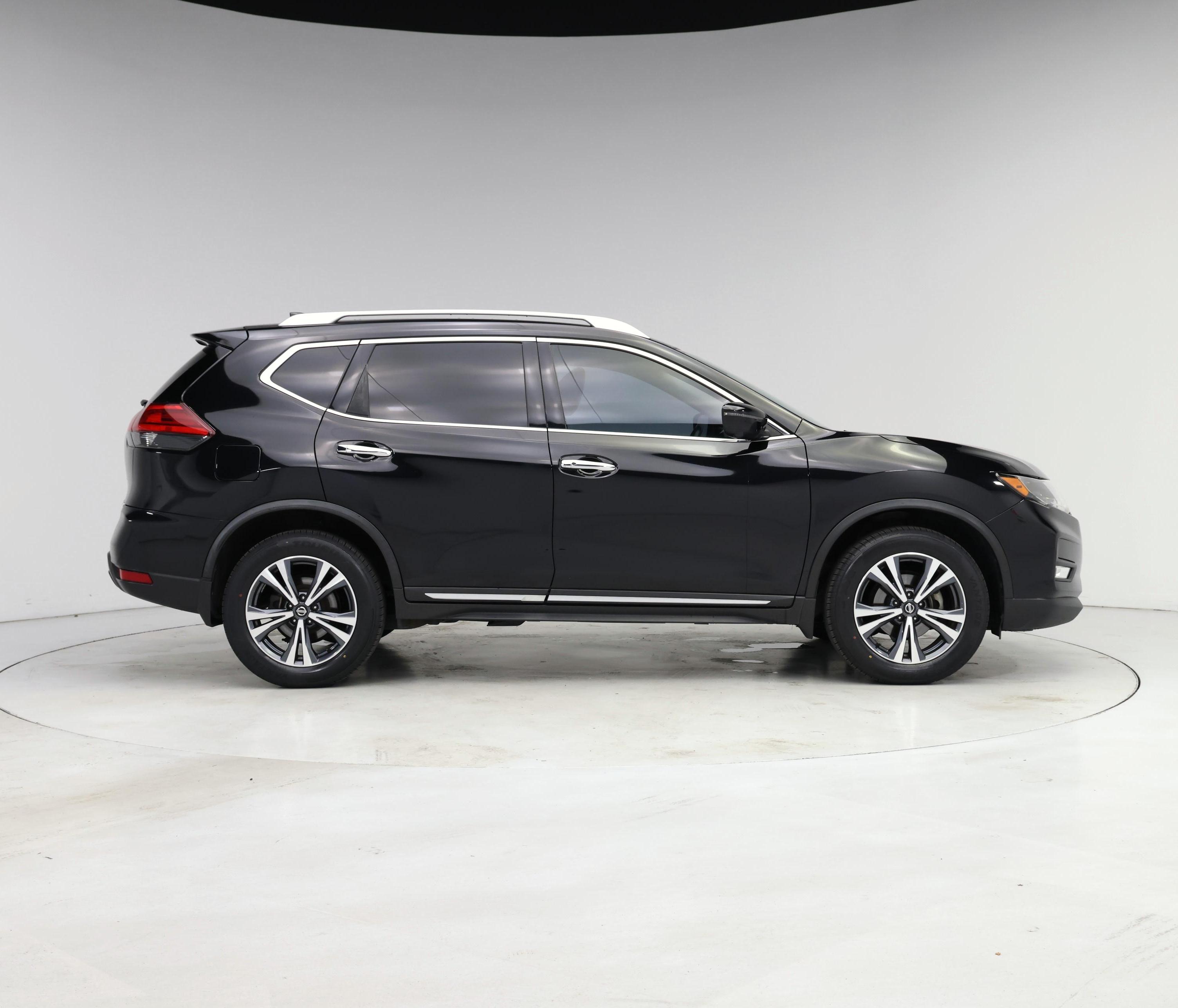 Thumbnail: 2017 Nissan Rogue - 7