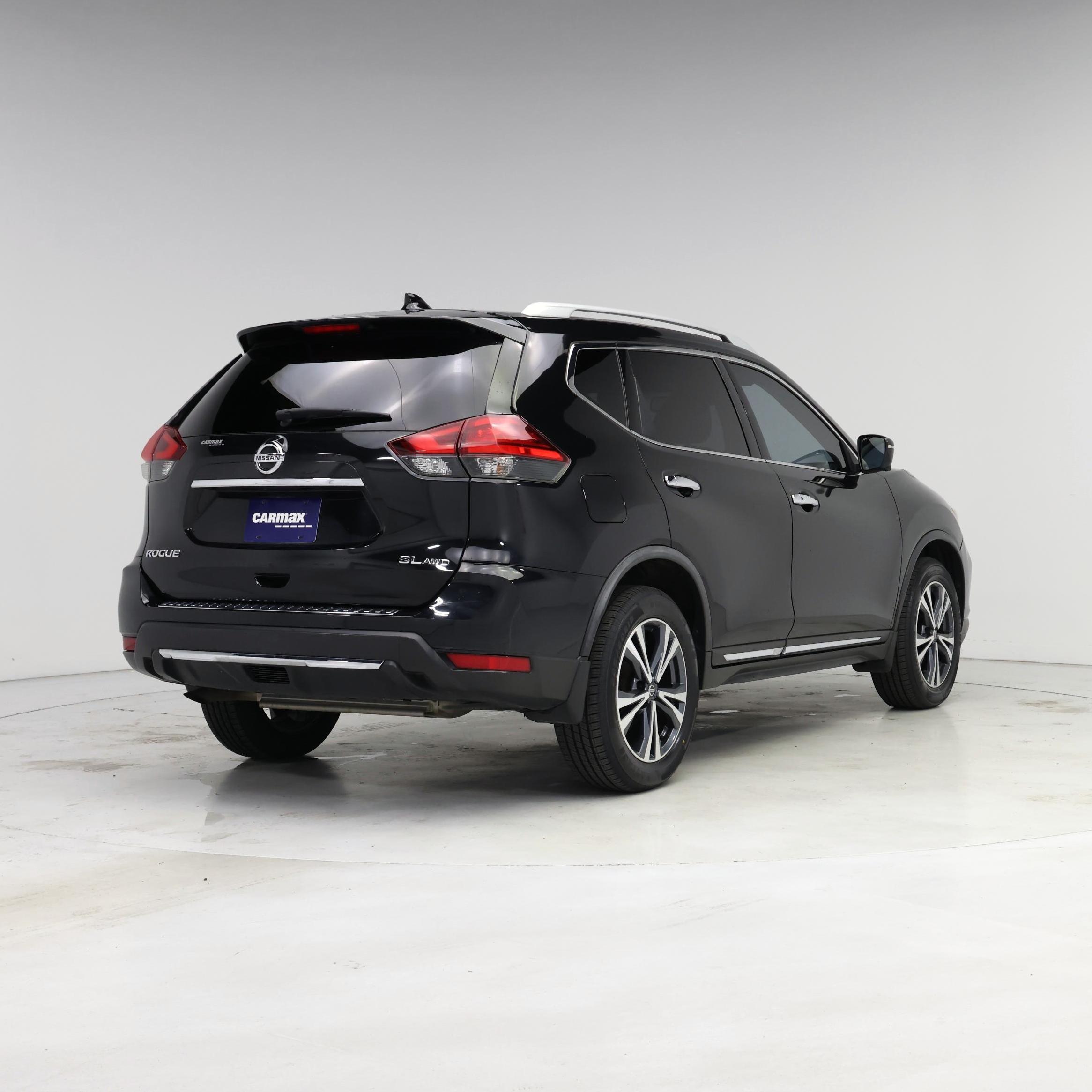 Thumbnail: 2017 Nissan Rogue - 8