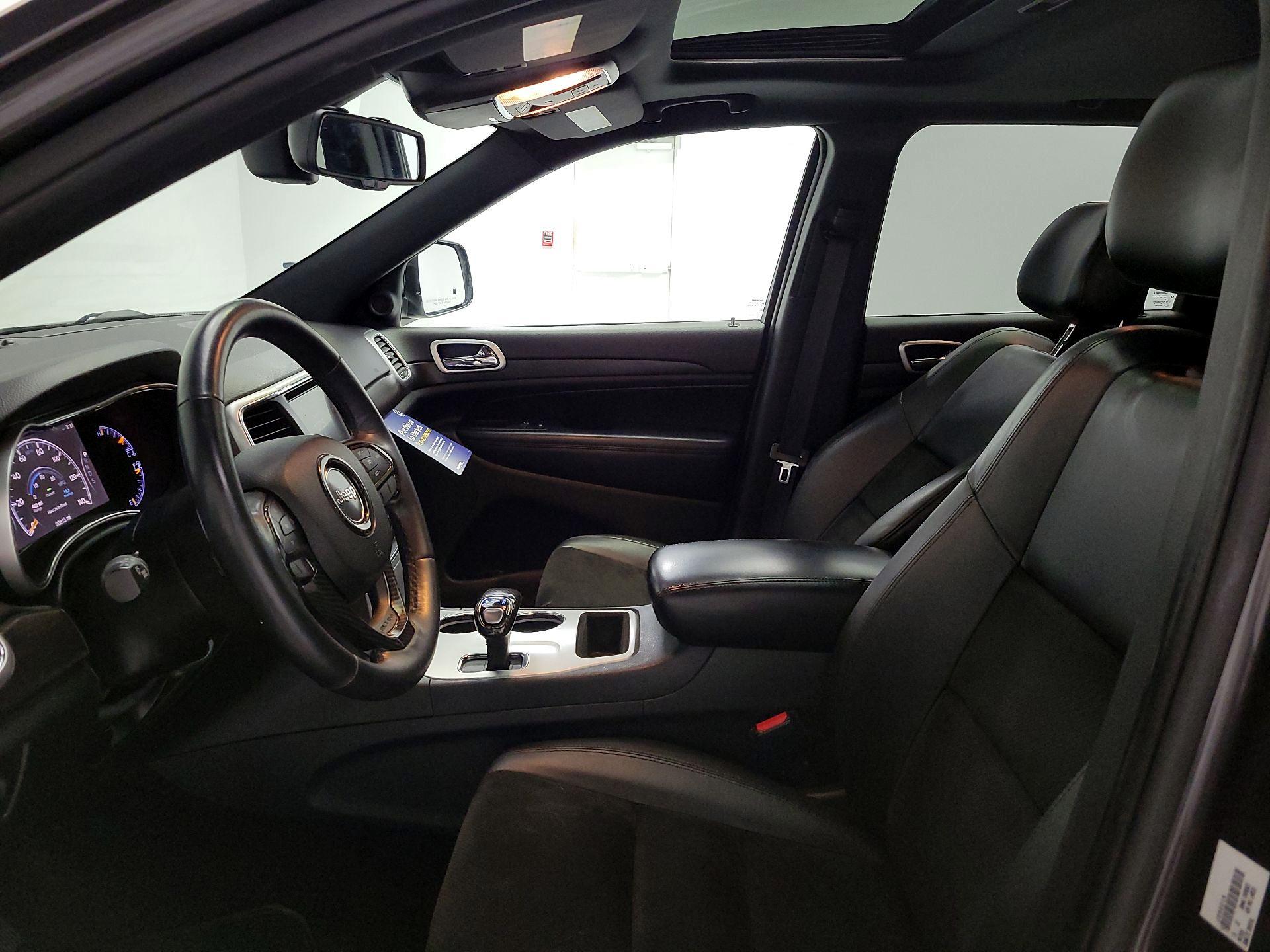 Thumbnail: 2015 Jeep Grand Cherokee - 11