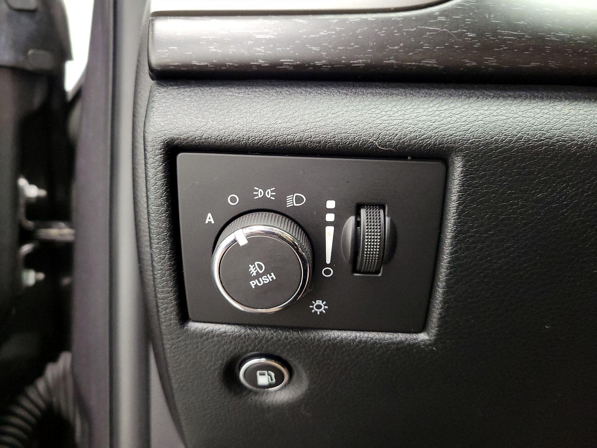 Thumbnail: 2015 Jeep Grand Cherokee - 13