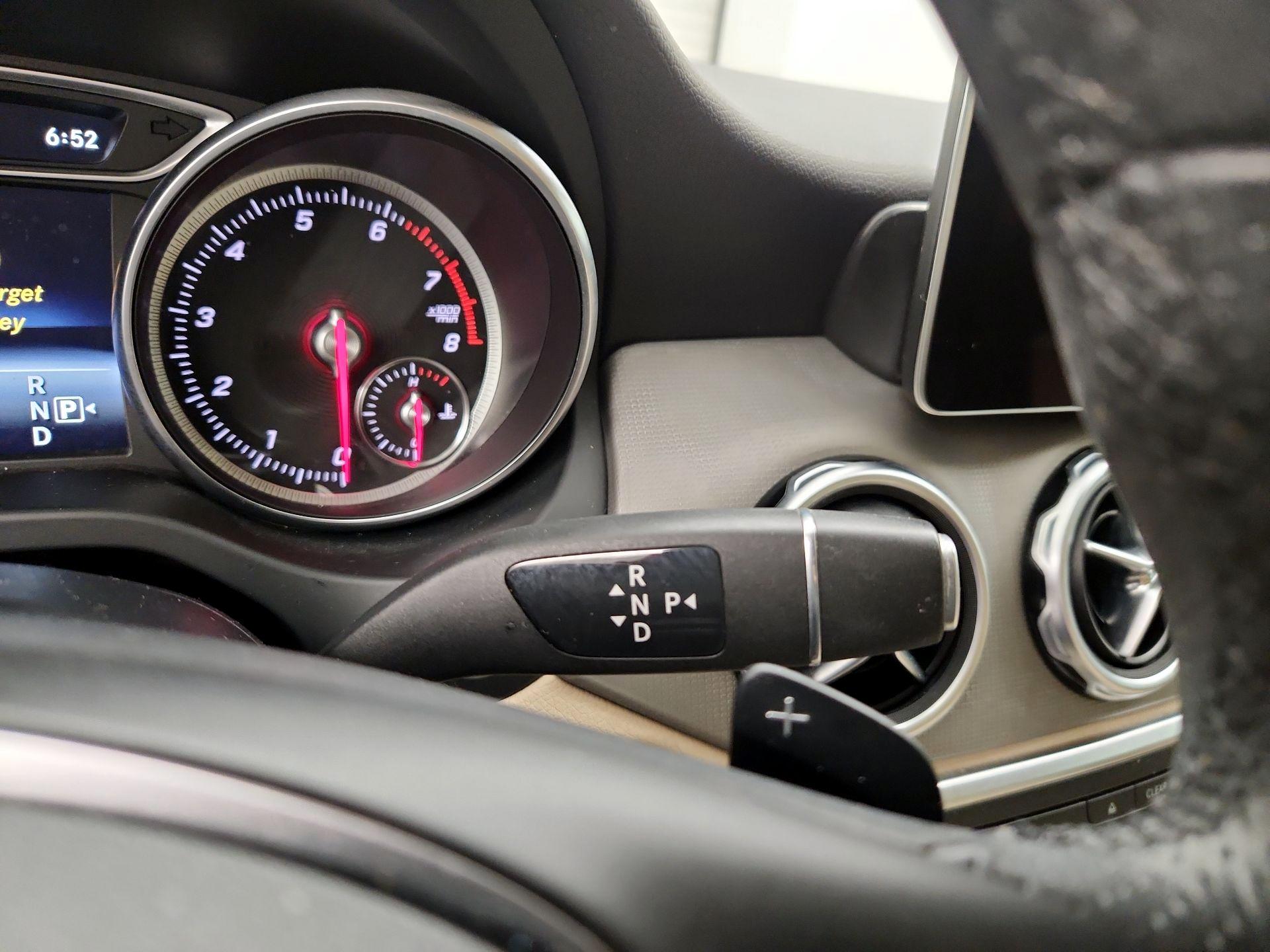 Thumbnail: 2018 Mercedes-Benz GLA - 17