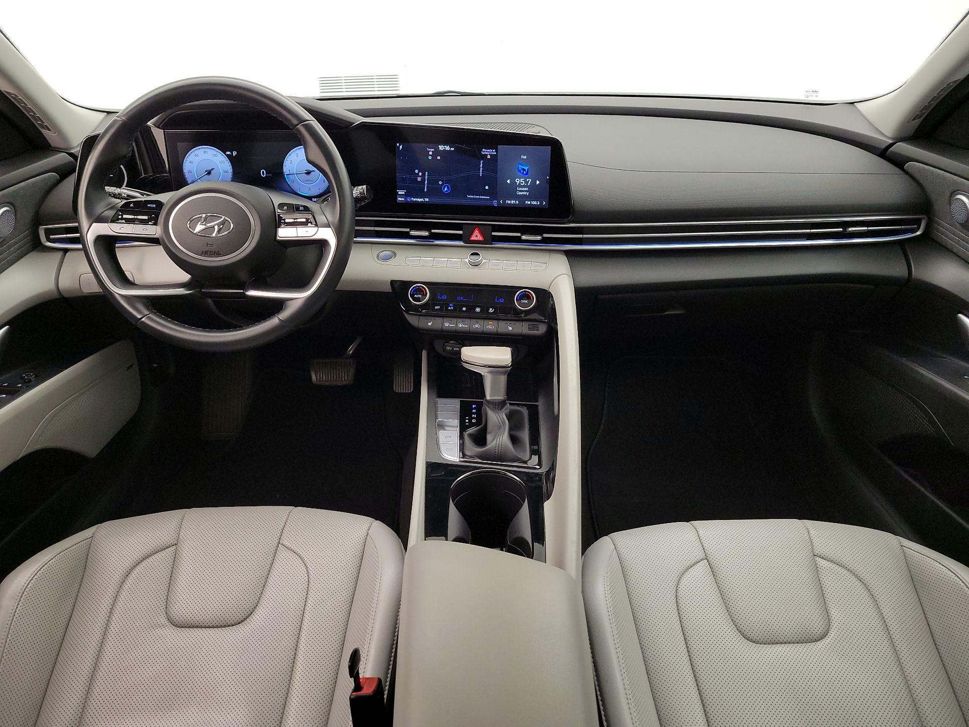 Thumbnail: 2022 Hyundai Elantra - 9
