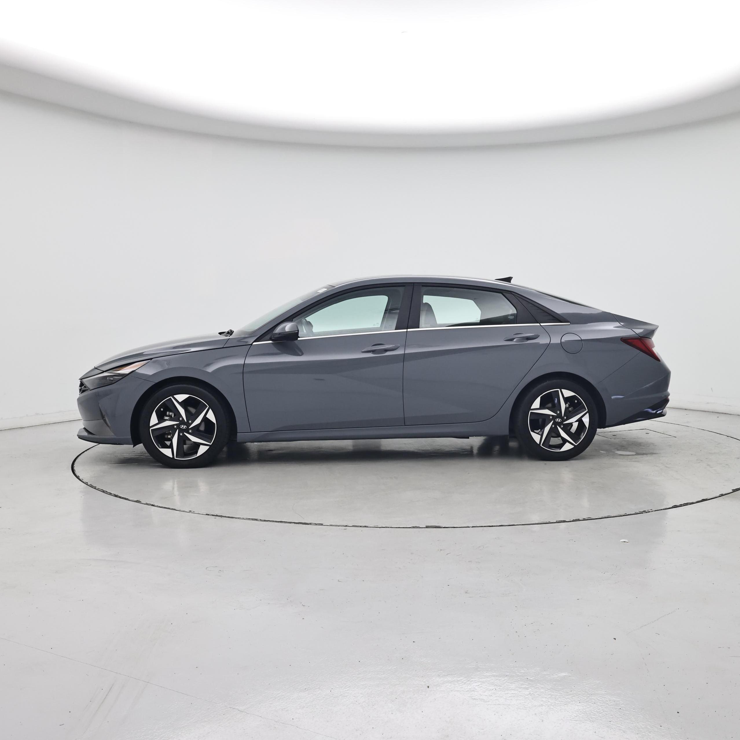 Thumbnail: 2022 Hyundai Elantra - 3