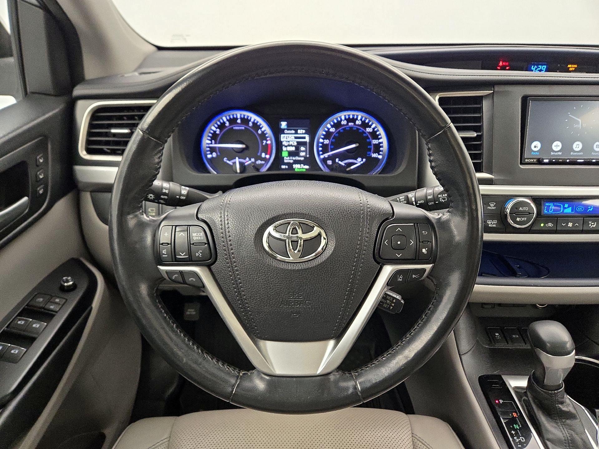 Thumbnail: 2018 Toyota Highlander - 10