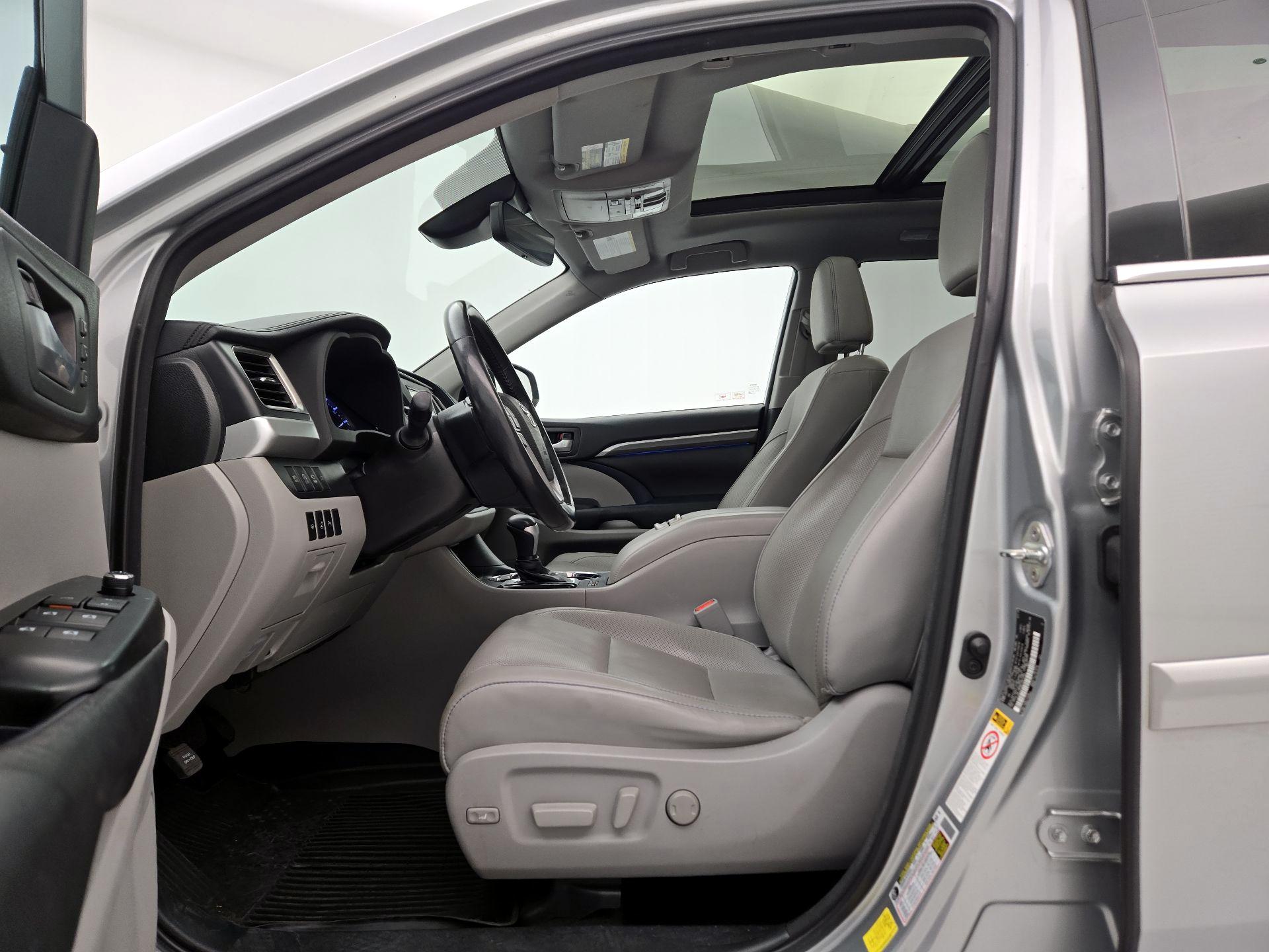 Thumbnail: 2018 Toyota Highlander - 11