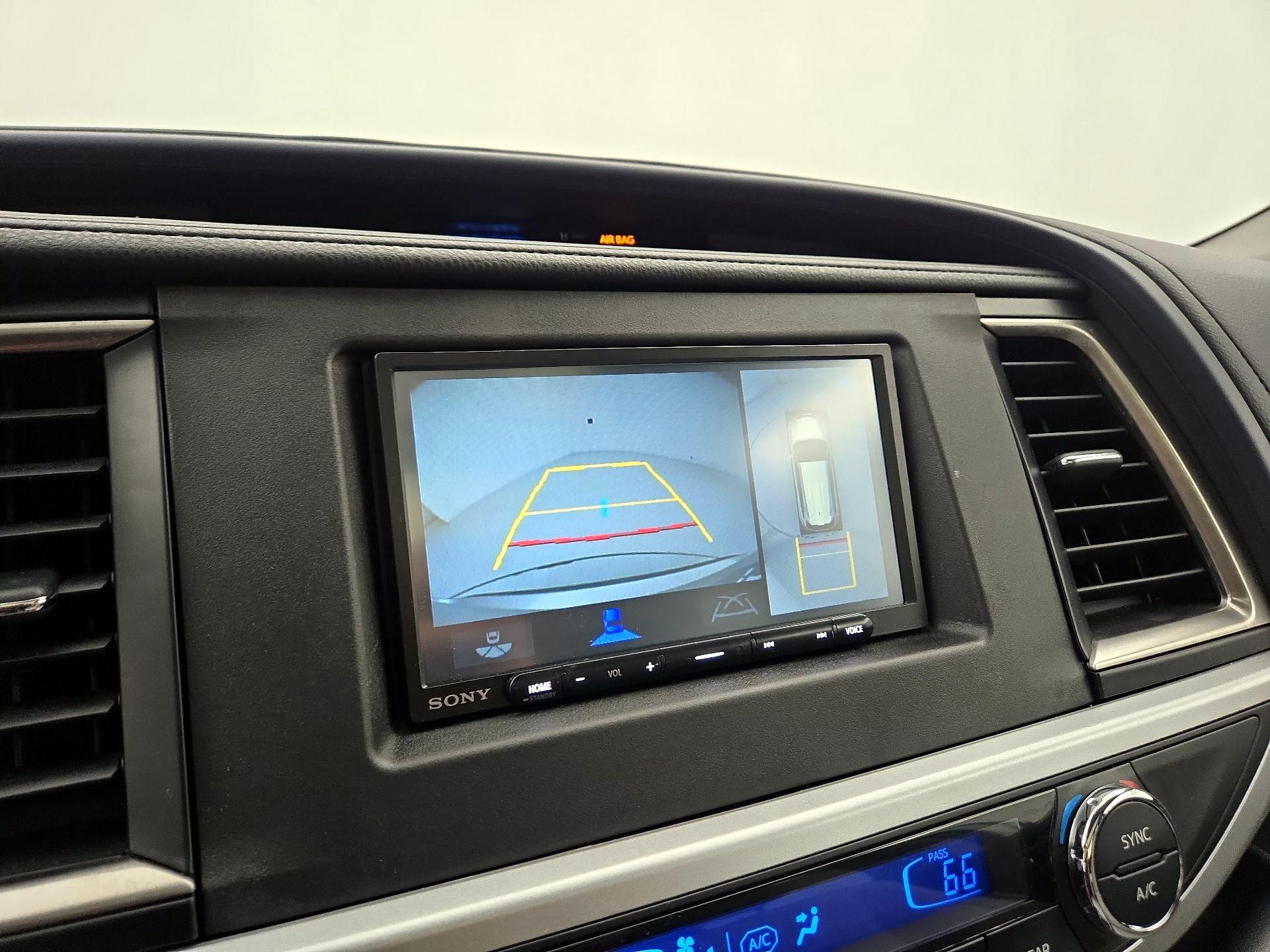 Thumbnail: 2018 Toyota Highlander - 14