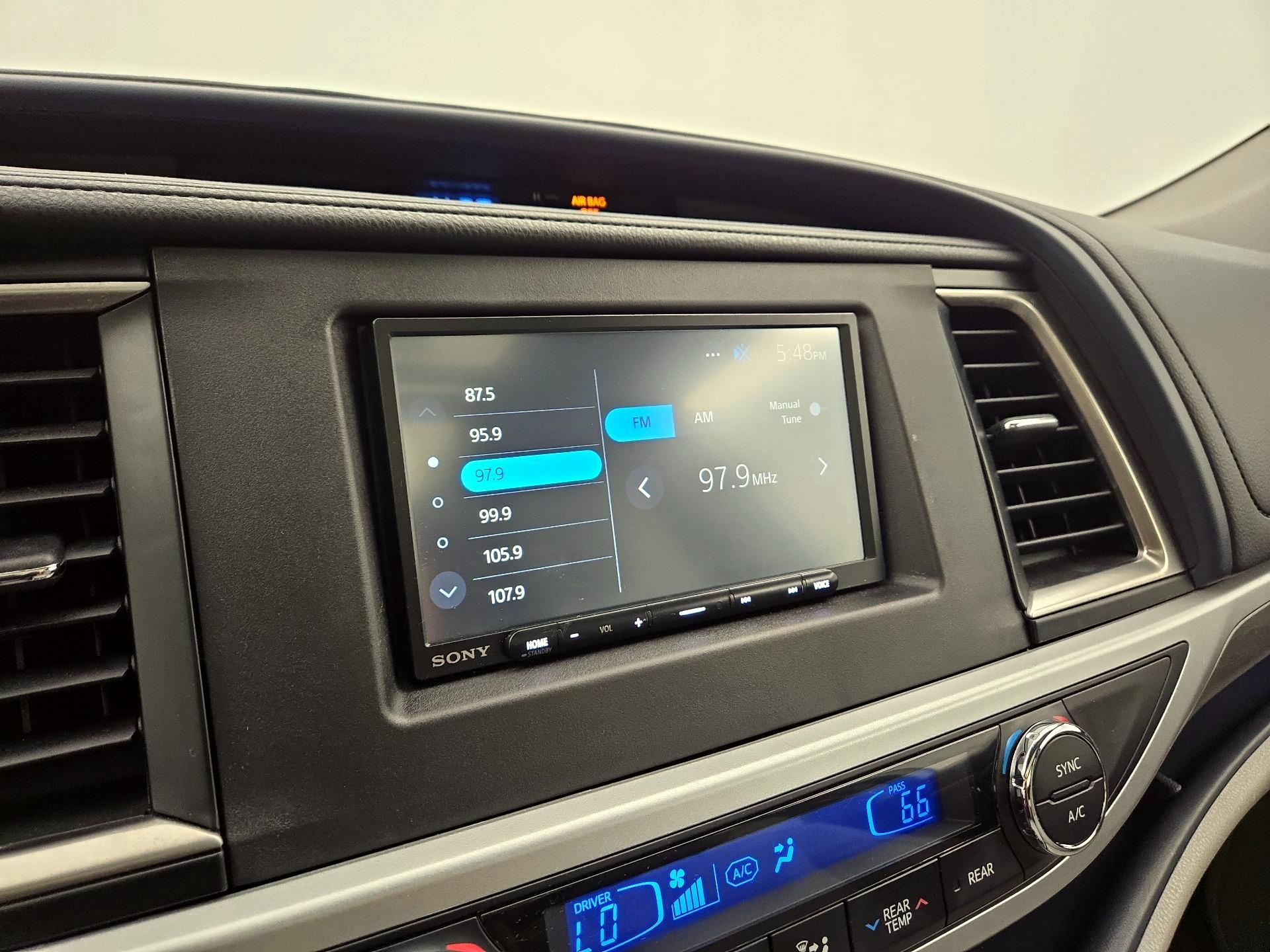 Thumbnail: 2018 Toyota Highlander - 15
