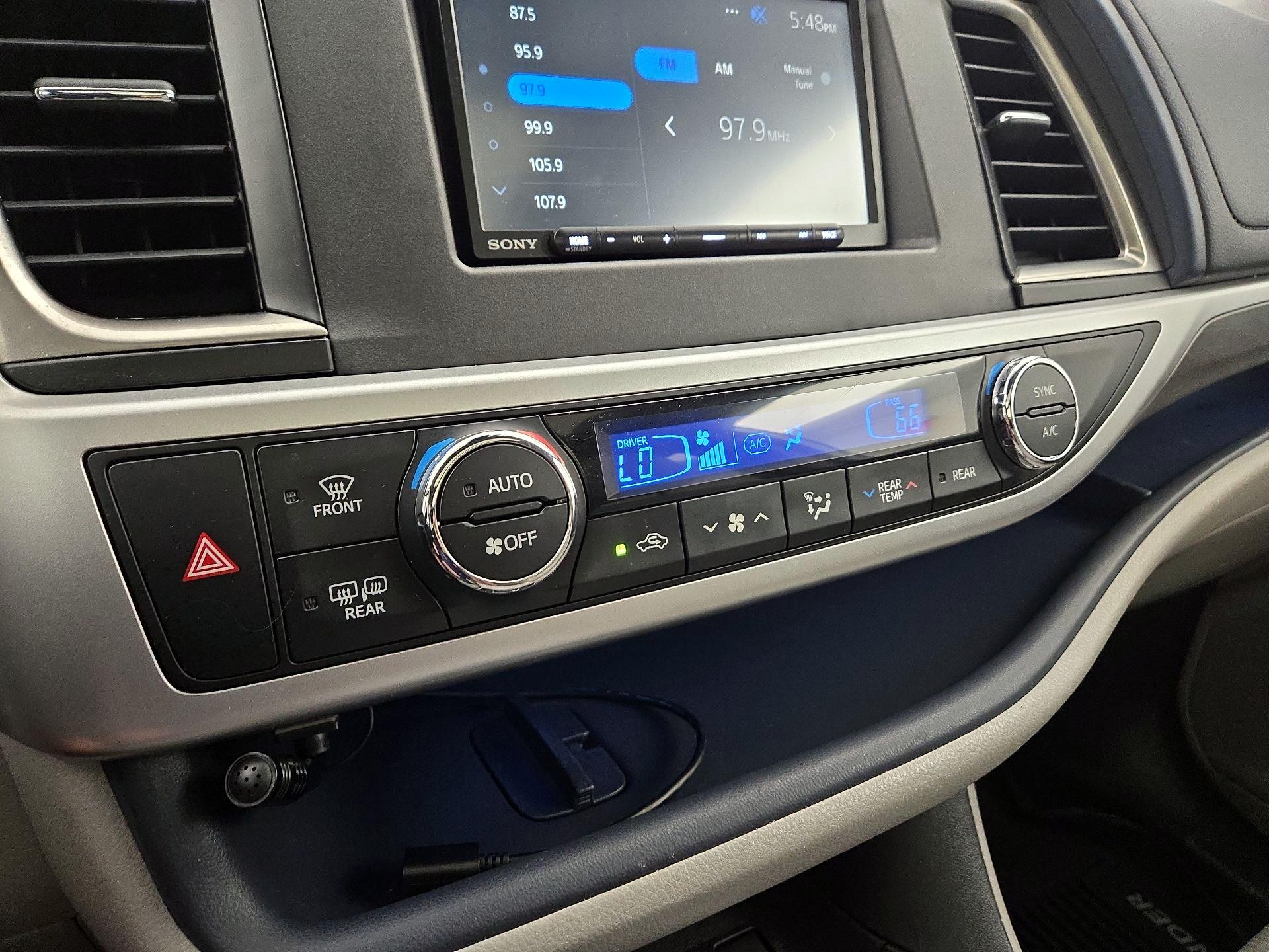 Thumbnail: 2018 Toyota Highlander - 16