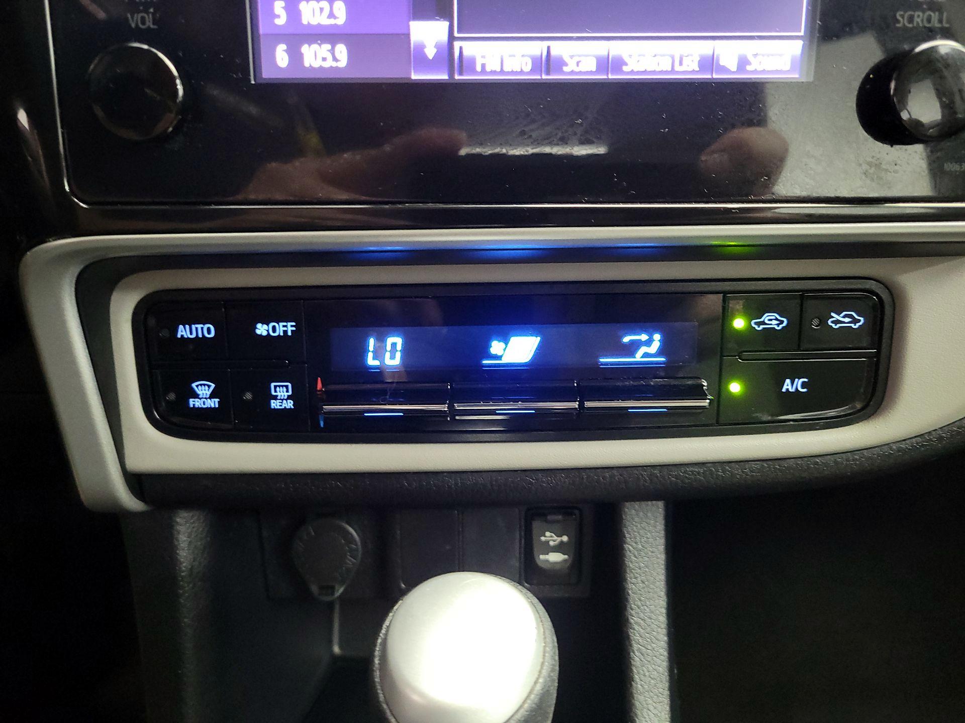 Thumbnail: 2019 Toyota Corolla - 16