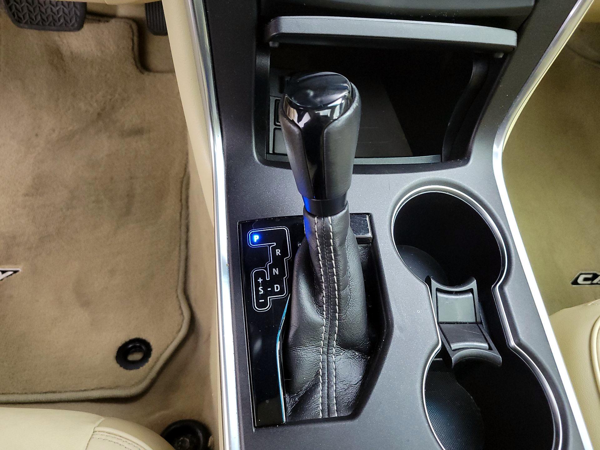 Thumbnail: 2017 Toyota Camry - 18