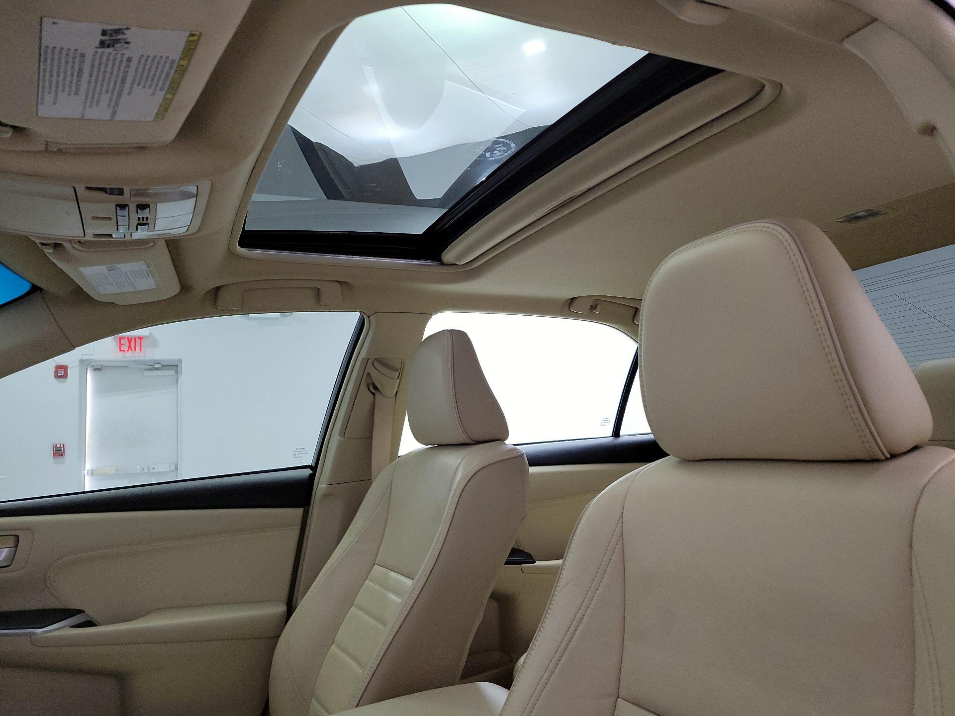 Thumbnail: 2017 Toyota Camry - 20