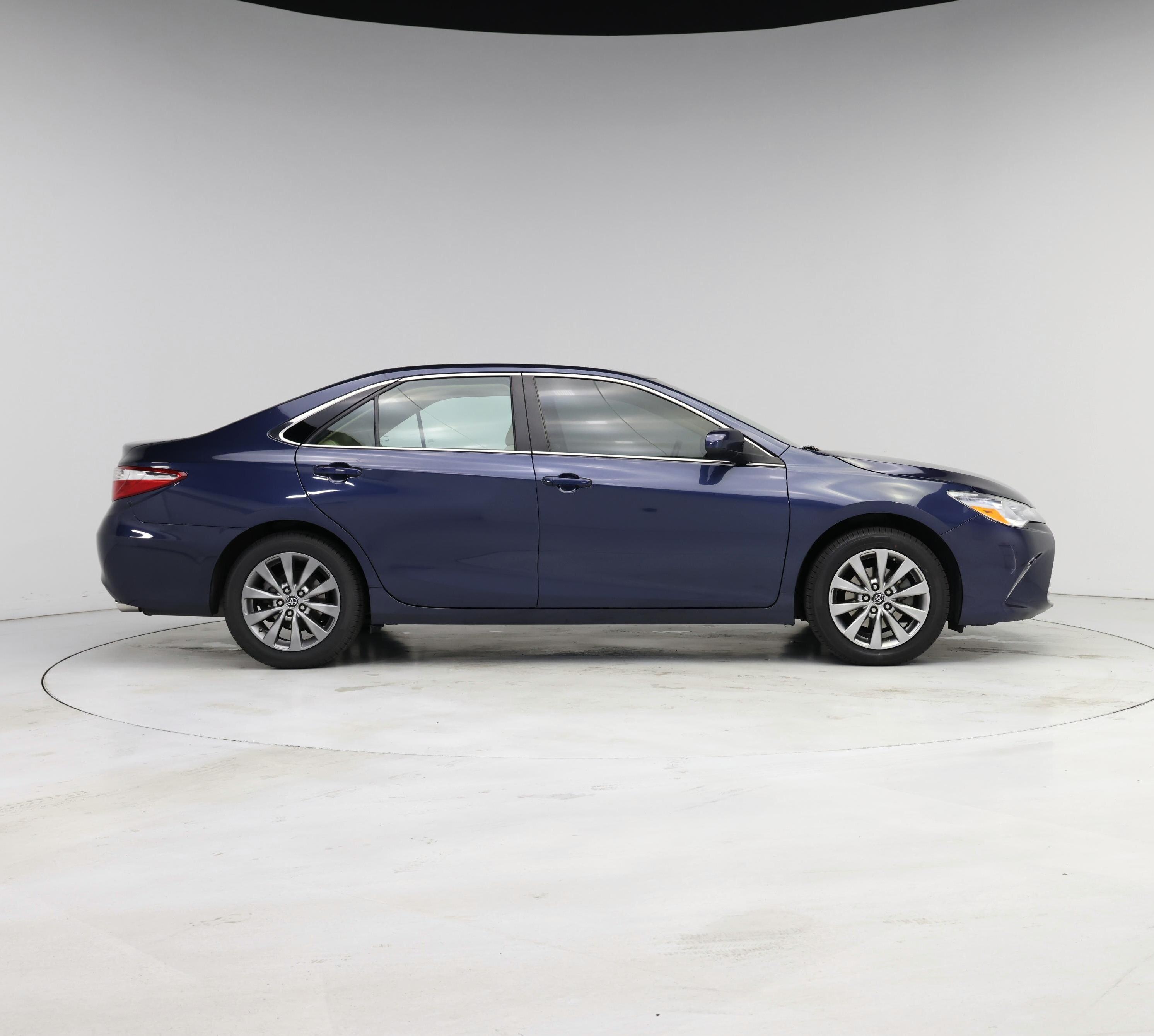 Thumbnail: 2017 Toyota Camry - 7