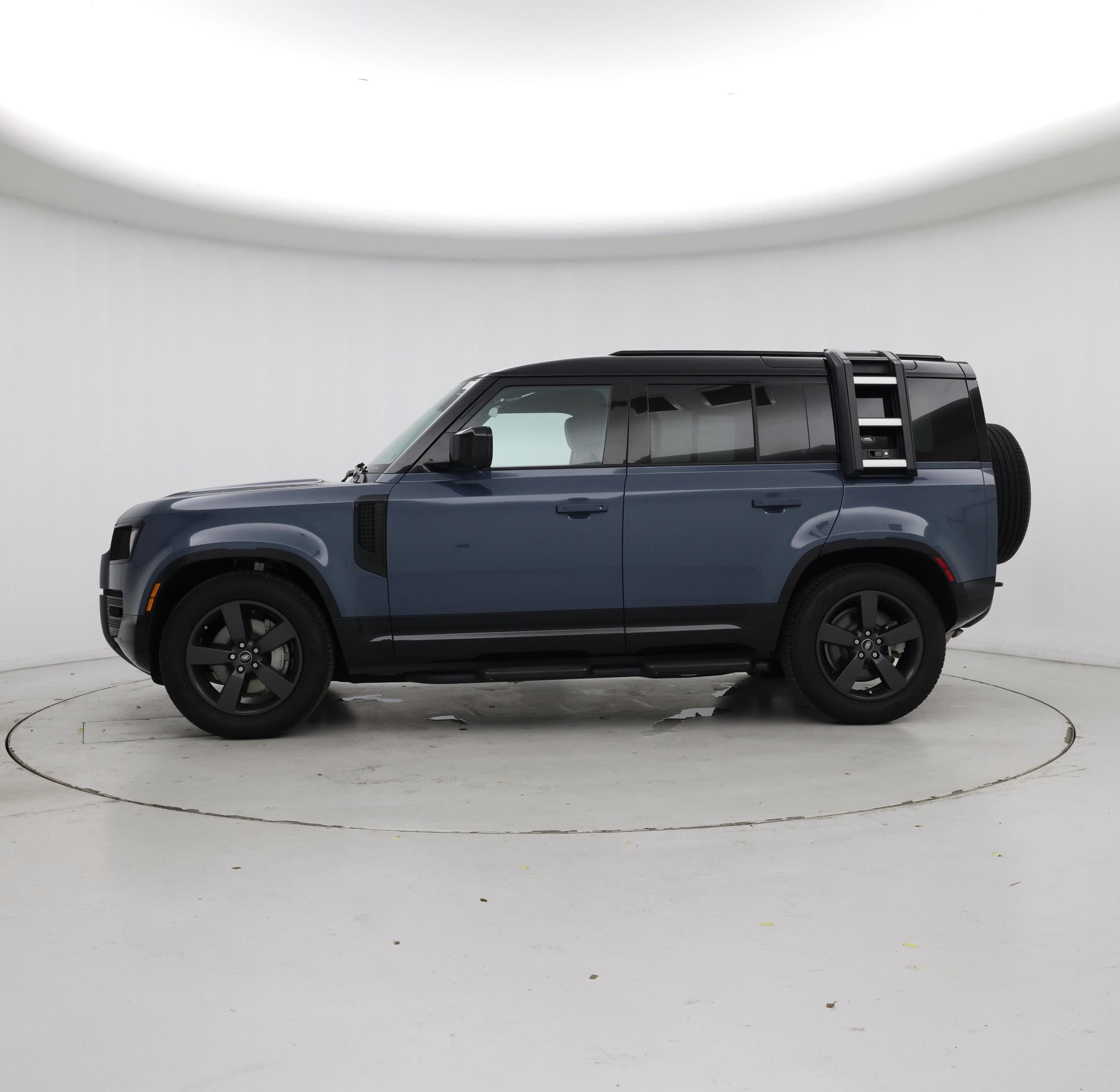 Thumbnail: 2024 Land Rover Defender - 3