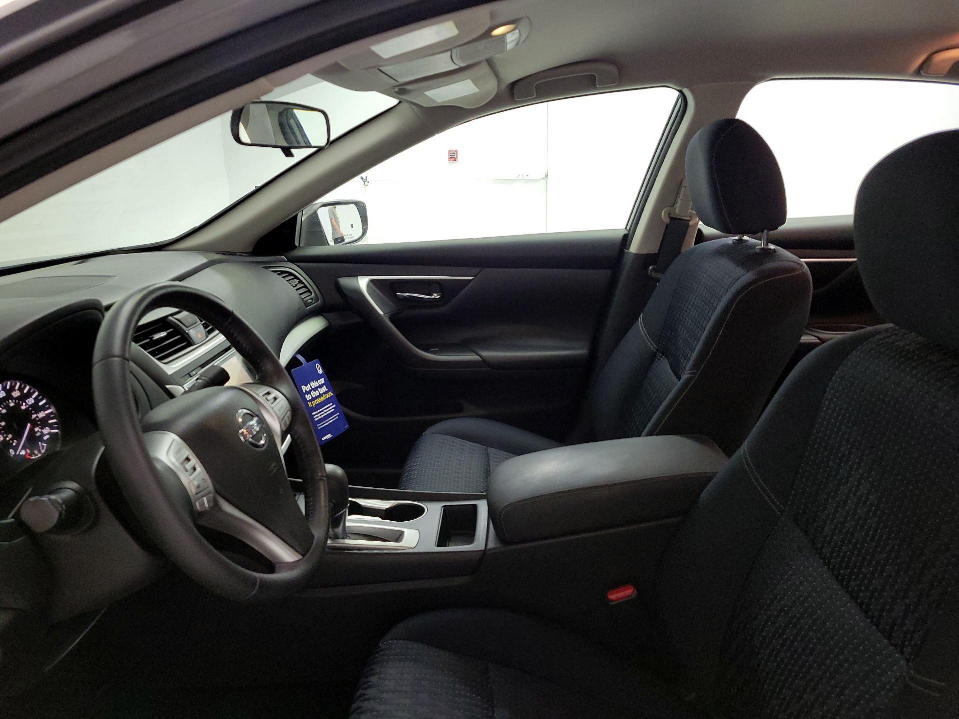 Thumbnail: 2016 Nissan Altima - 11