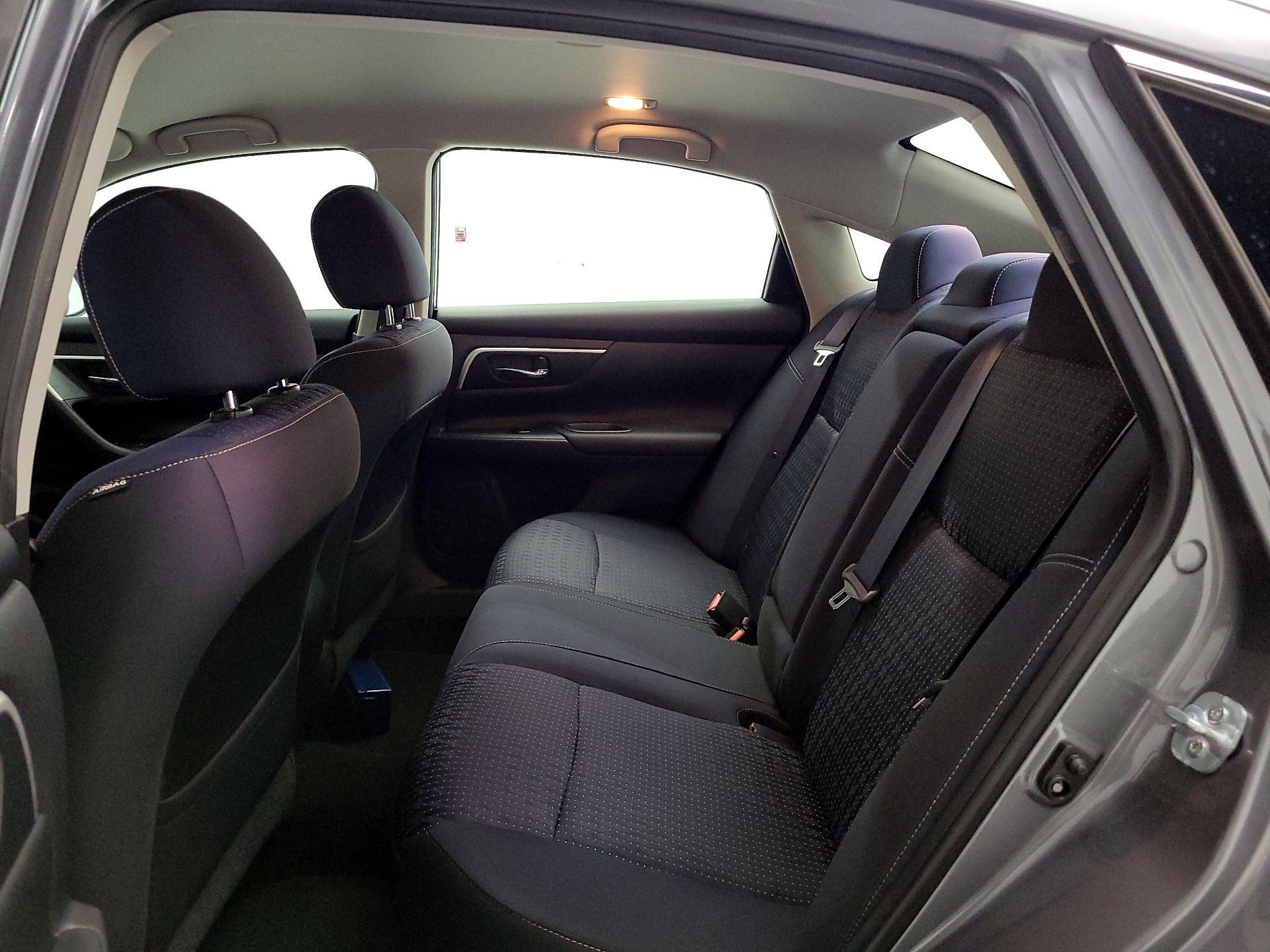 Thumbnail: 2016 Nissan Altima - 19