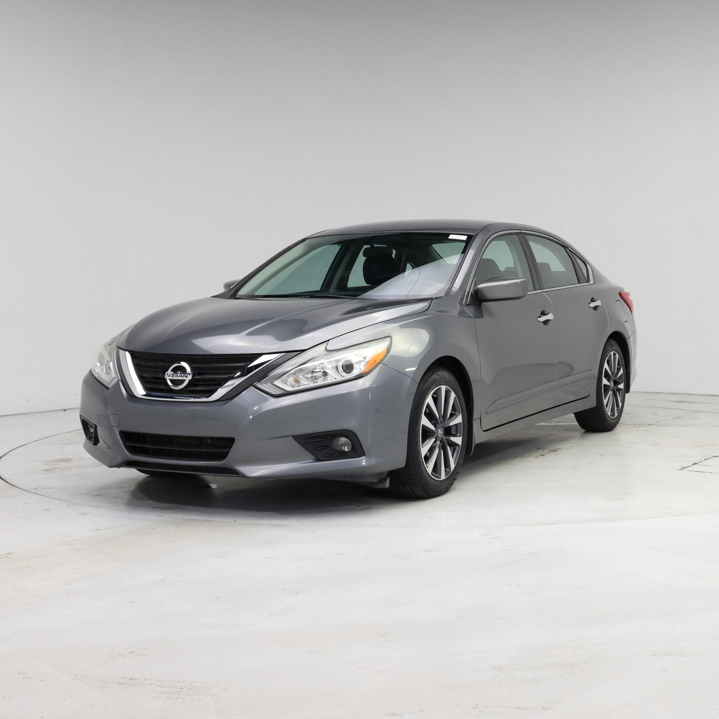 Thumbnail: 2016 Nissan Altima - 4
