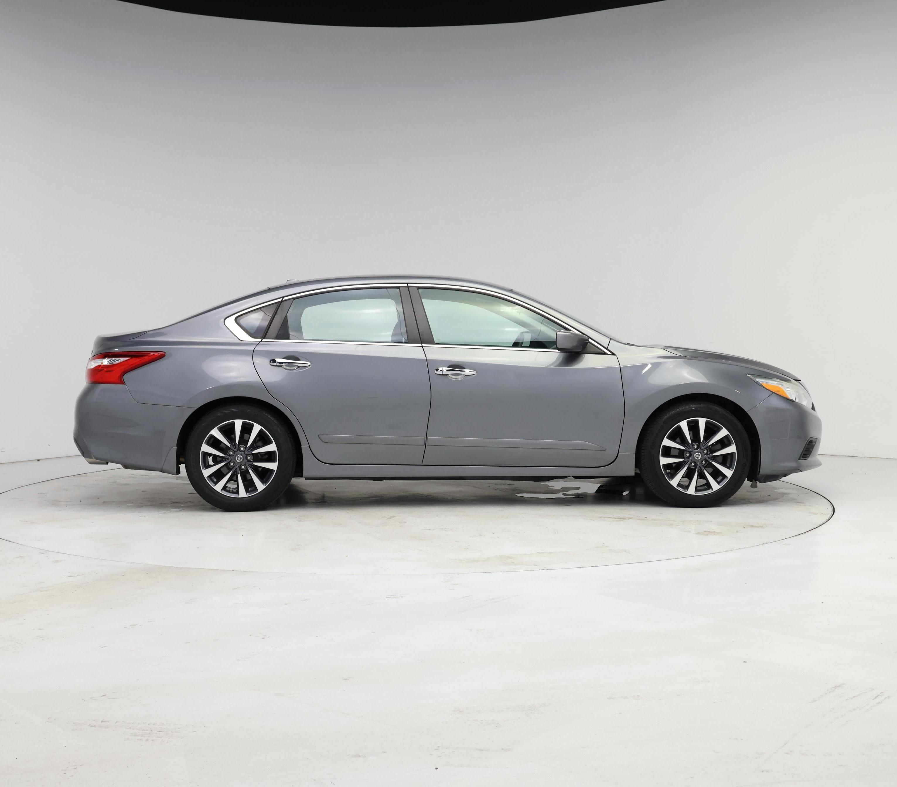 Thumbnail: 2016 Nissan Altima - 7
