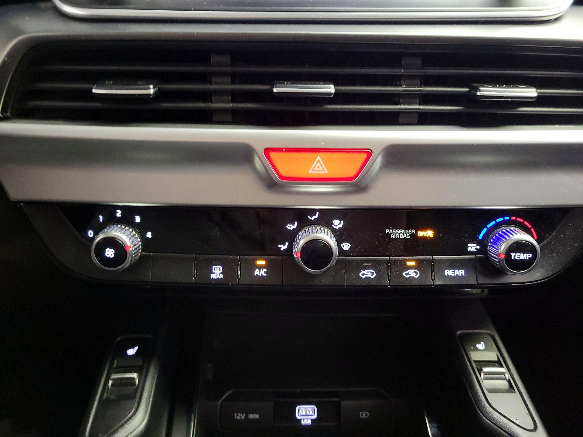 Thumbnail: 2020 Kia Telluride - 16