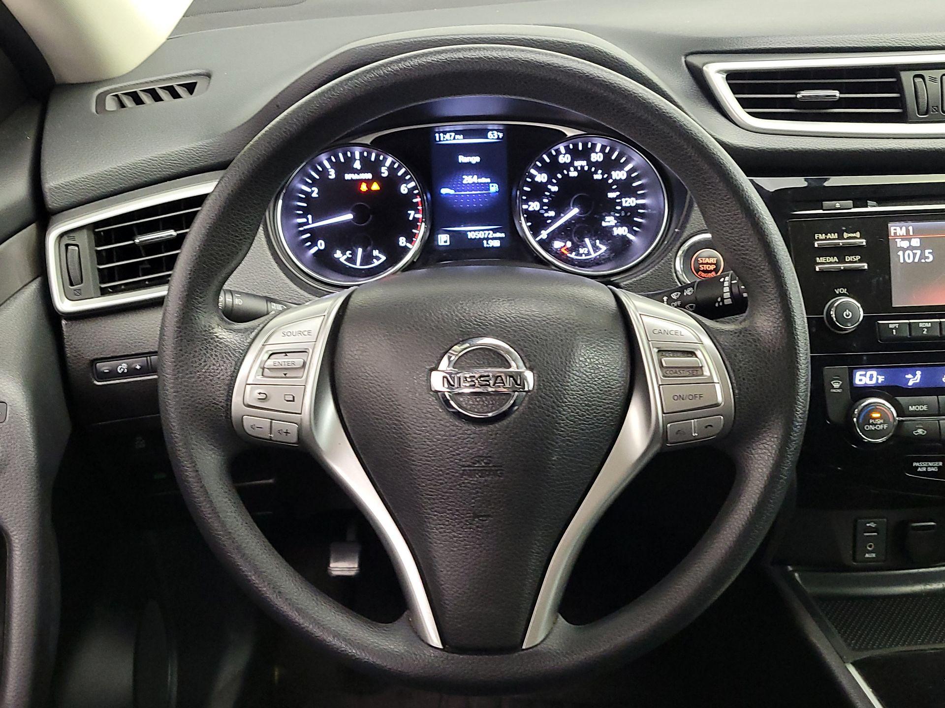 Thumbnail: 2015 Nissan Rogue - 10