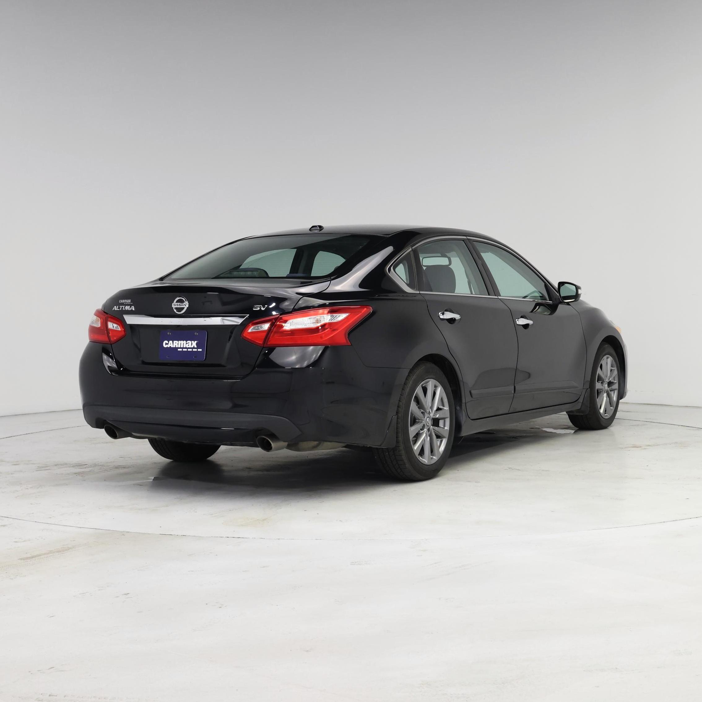 Thumbnail: 2017 Nissan Altima - 8