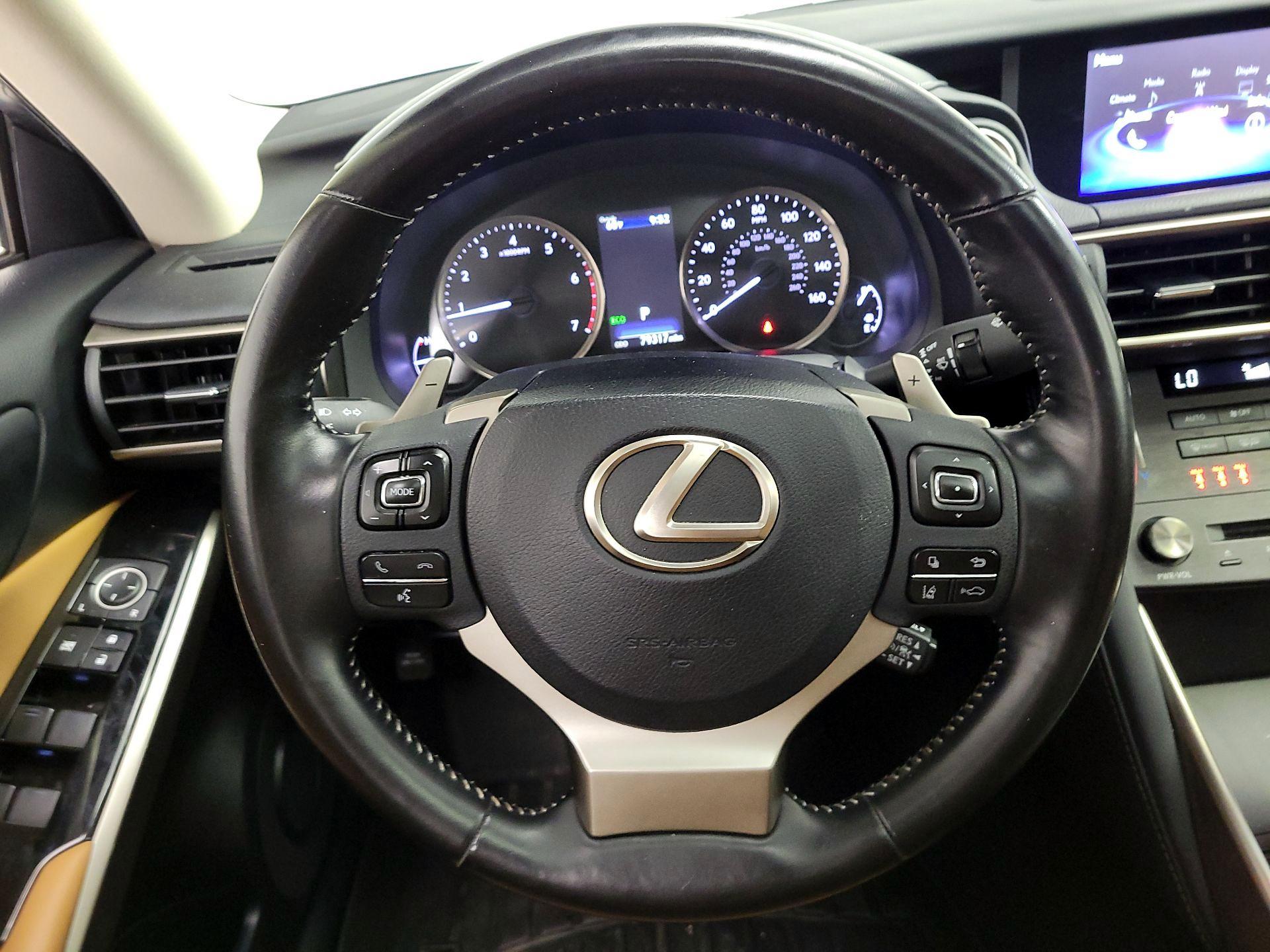 Thumbnail: 2020 Lexus IS - 10