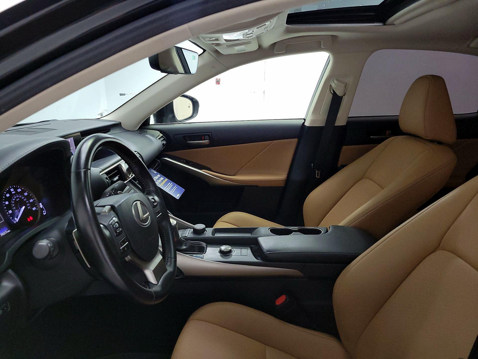 Thumbnail: 2020 Lexus IS - 11