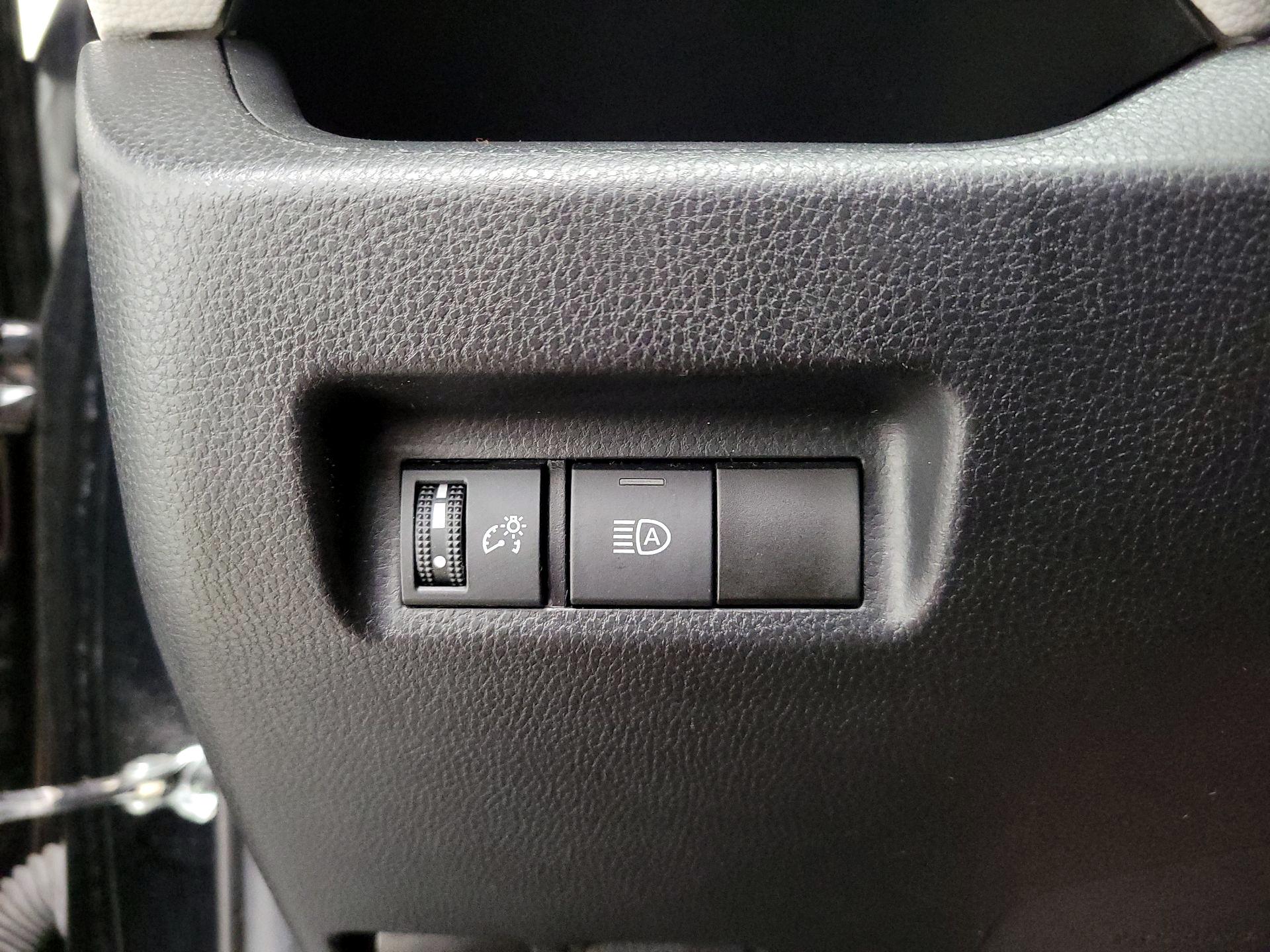Thumbnail: 2021 Toyota RAV4 - 13