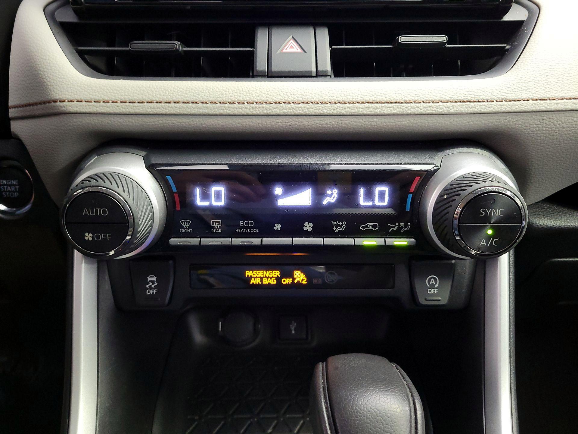 Thumbnail: 2021 Toyota RAV4 - 16