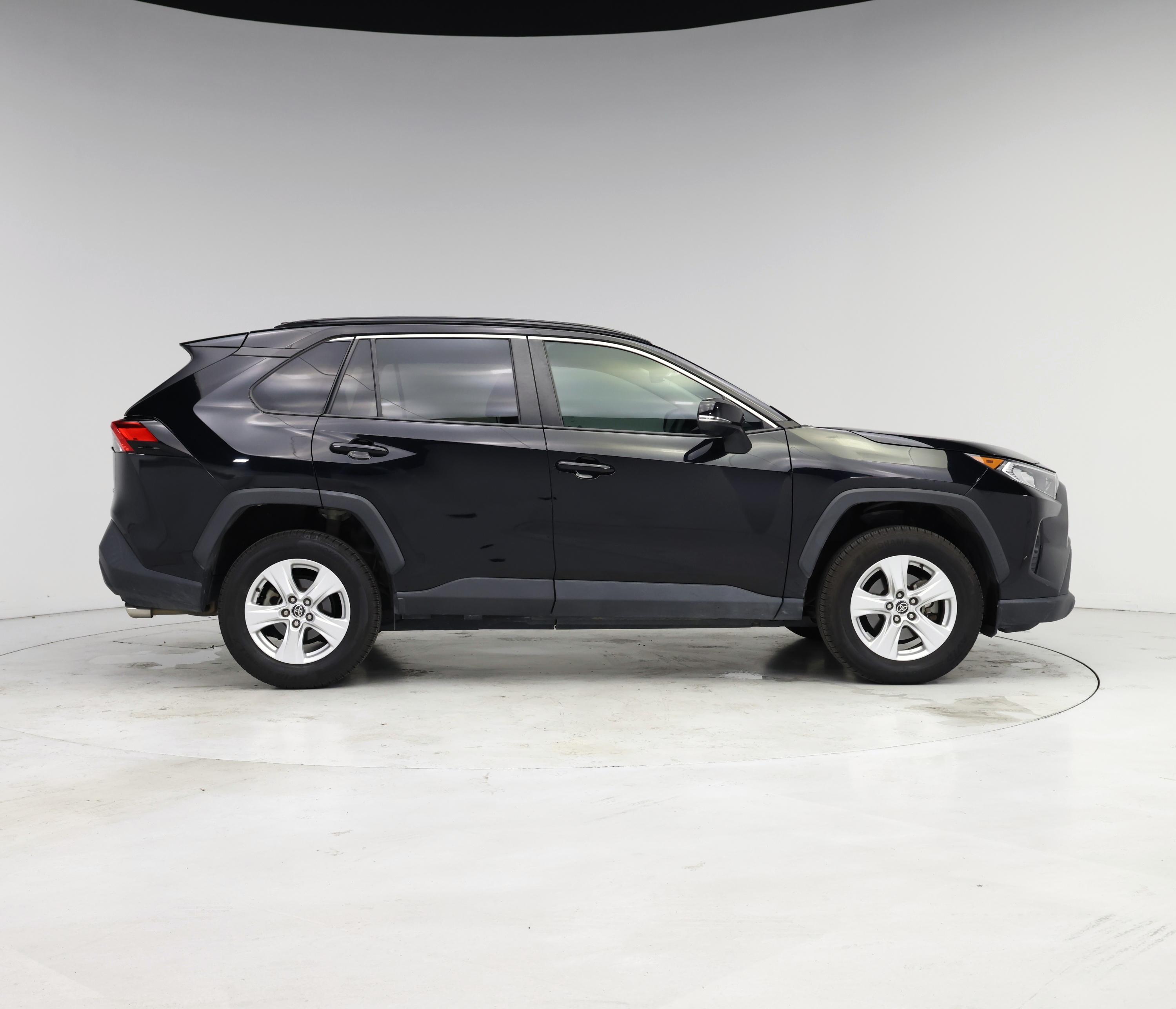 Thumbnail: 2021 Toyota RAV4 - 7