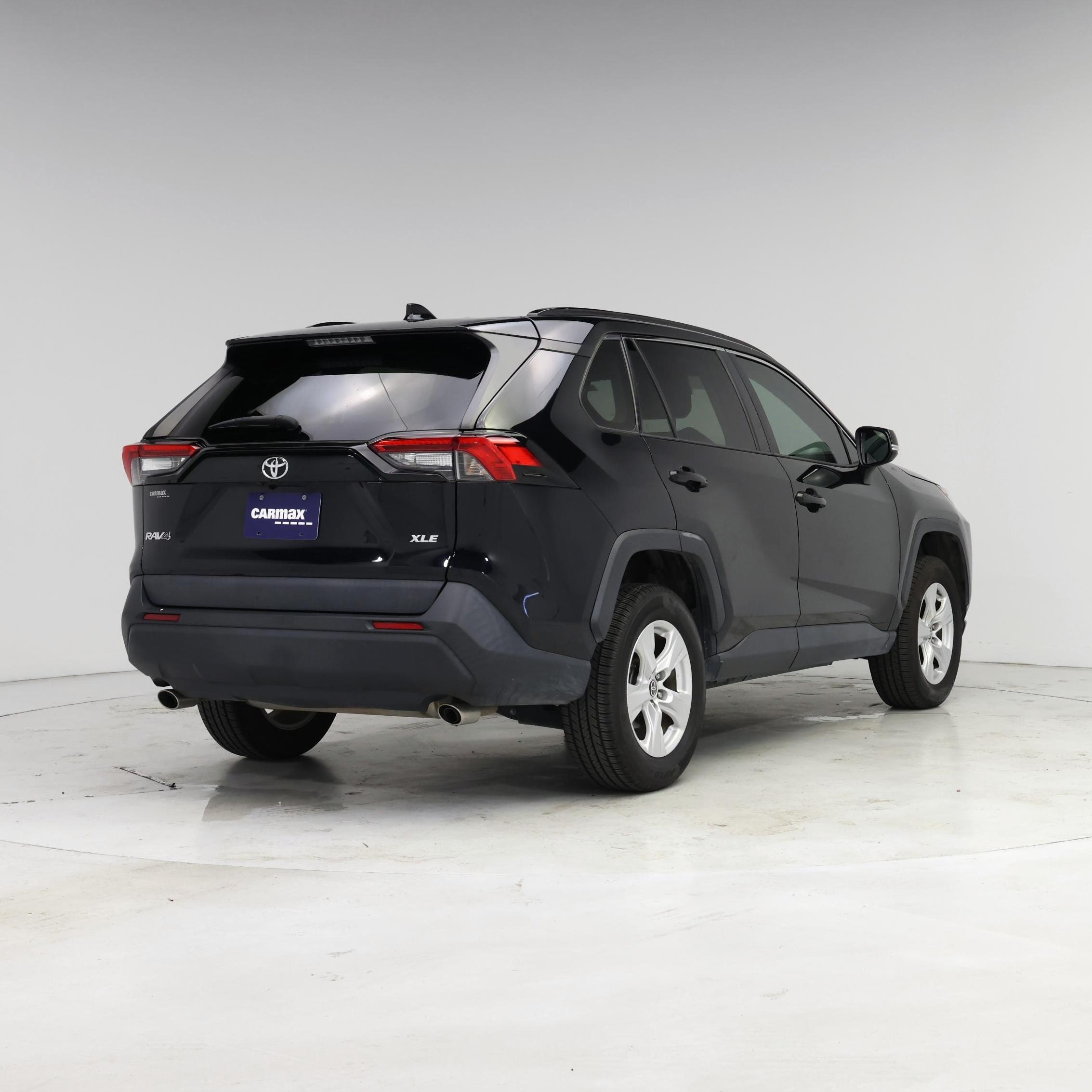 Thumbnail: 2021 Toyota RAV4 - 8