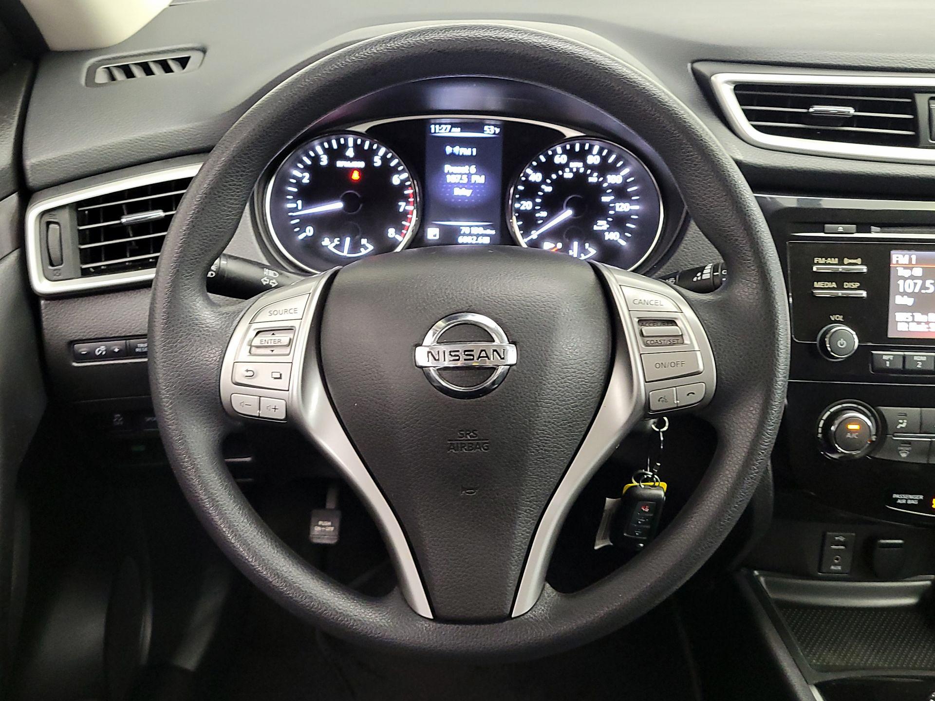 Thumbnail: 2016 Nissan Rogue - 10