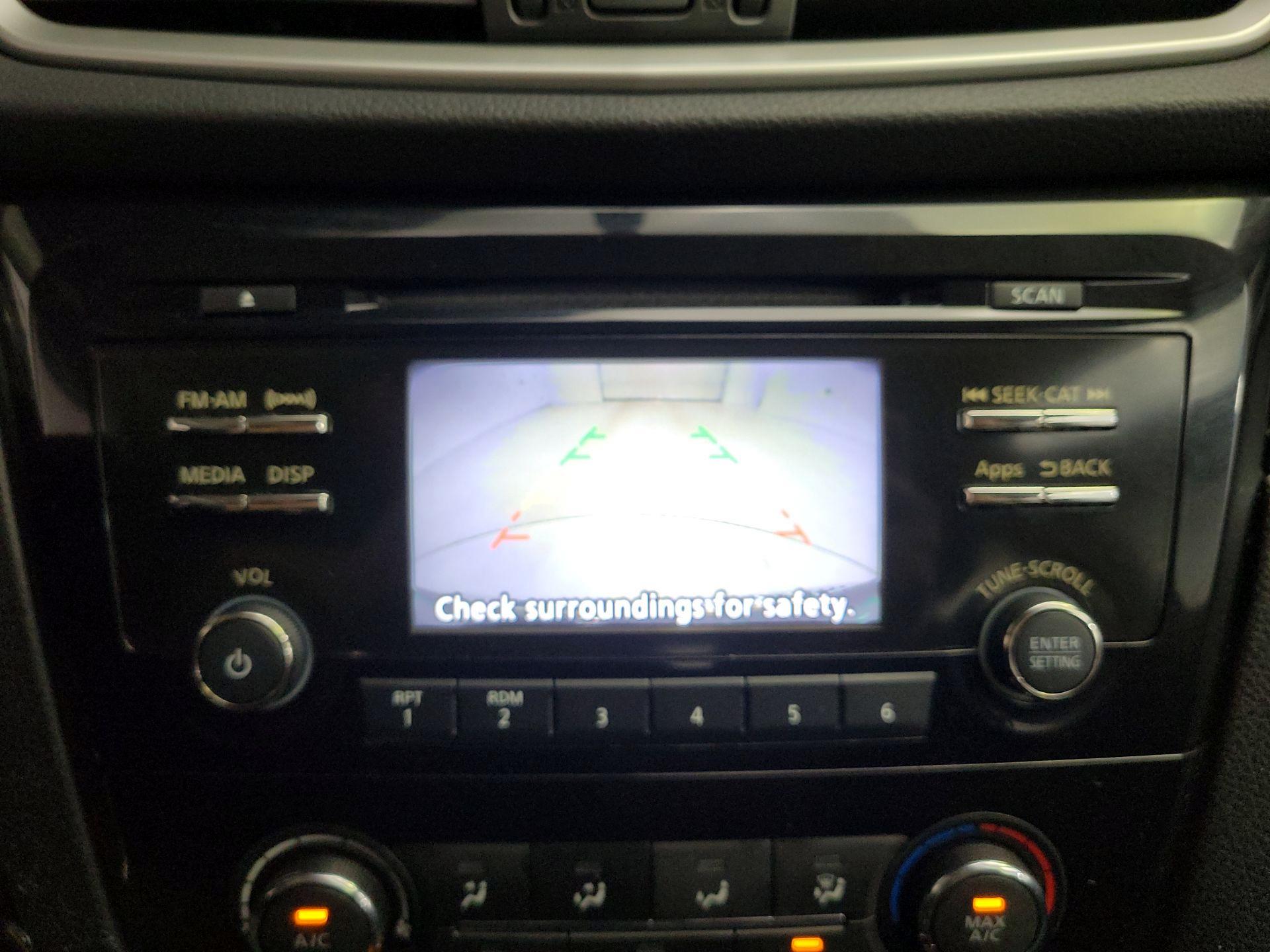 Thumbnail: 2016 Nissan Rogue - 14