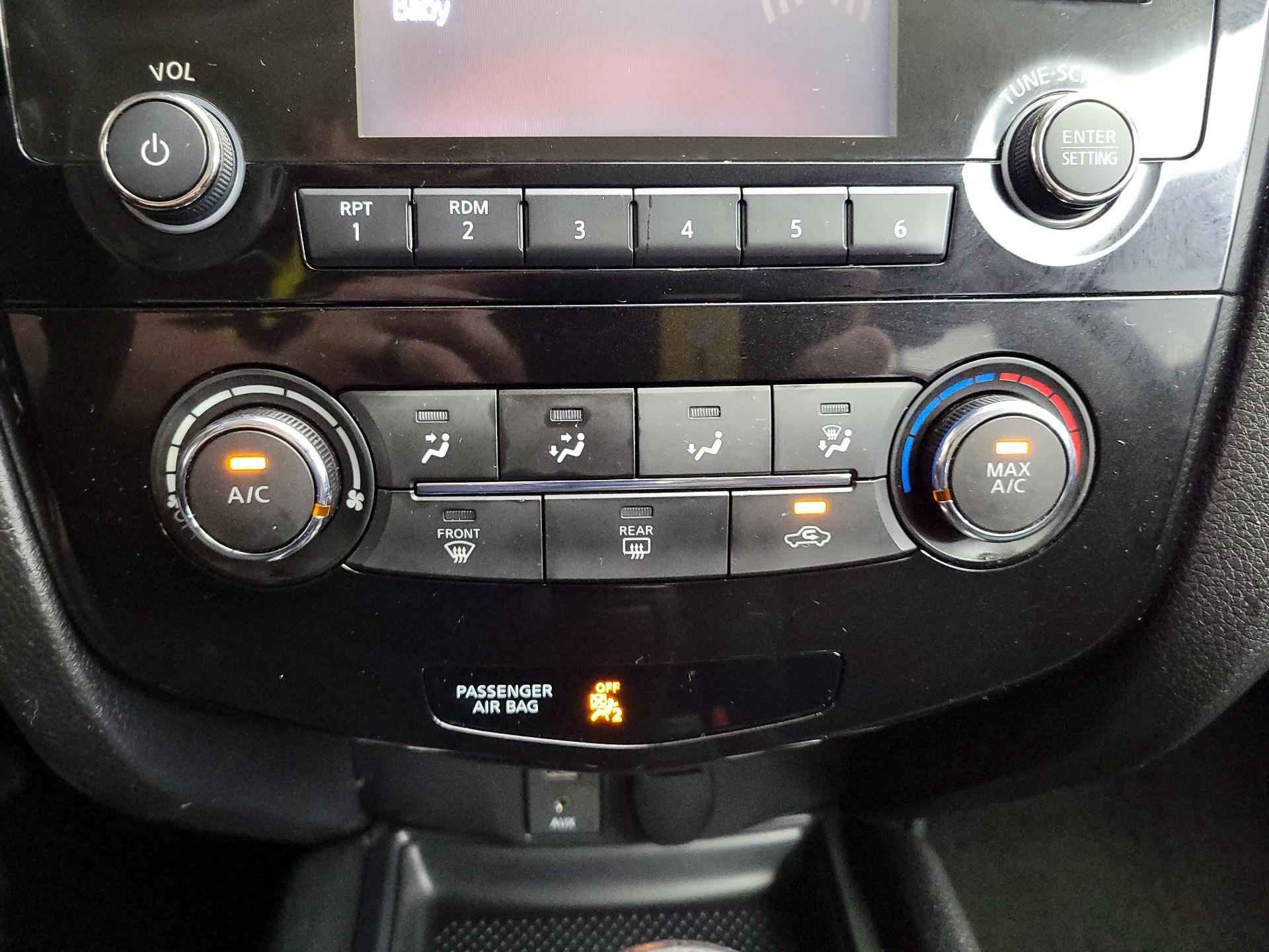 Thumbnail: 2016 Nissan Rogue - 16