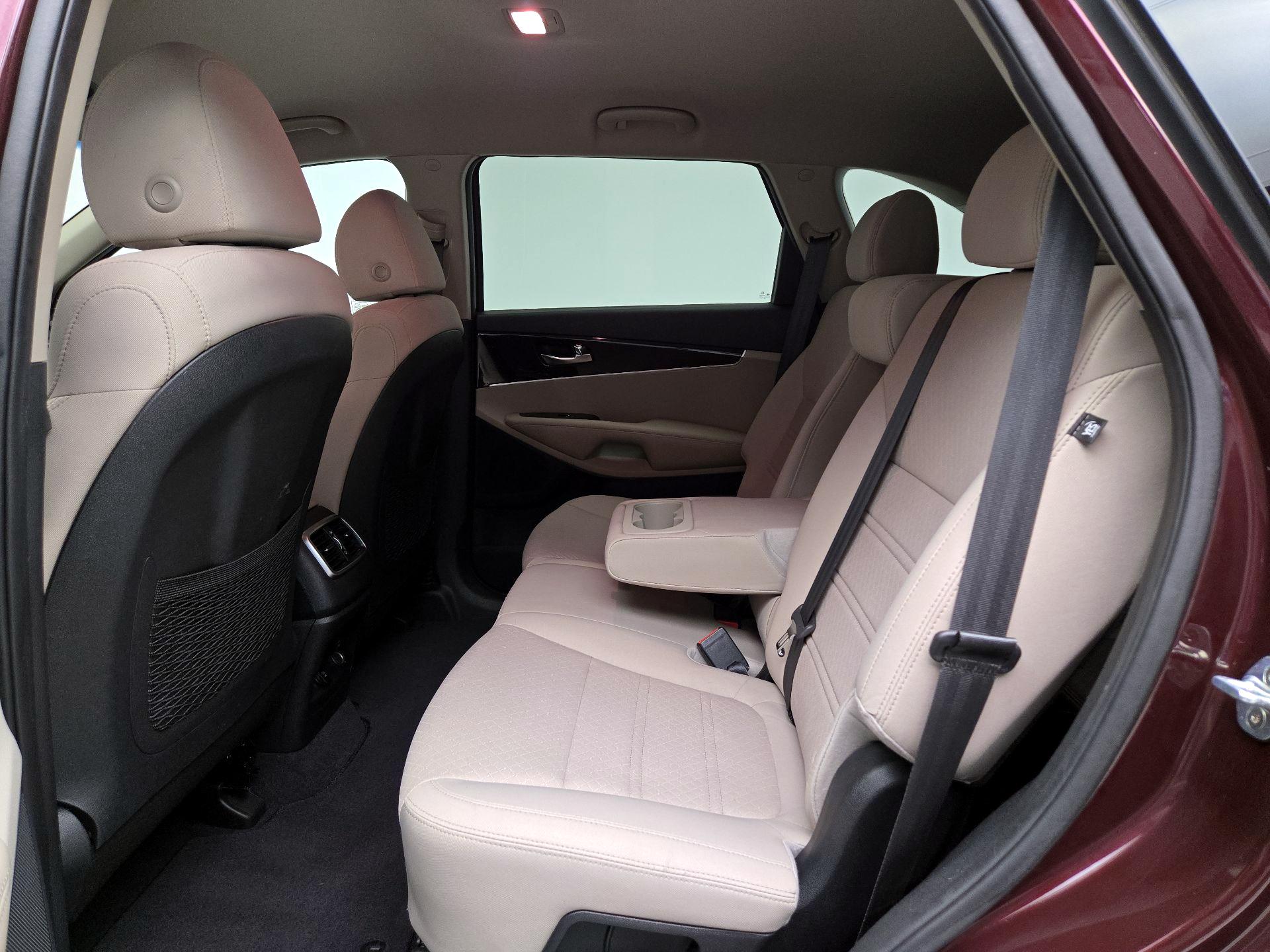 Thumbnail: 2019 Kia Sorento - 19